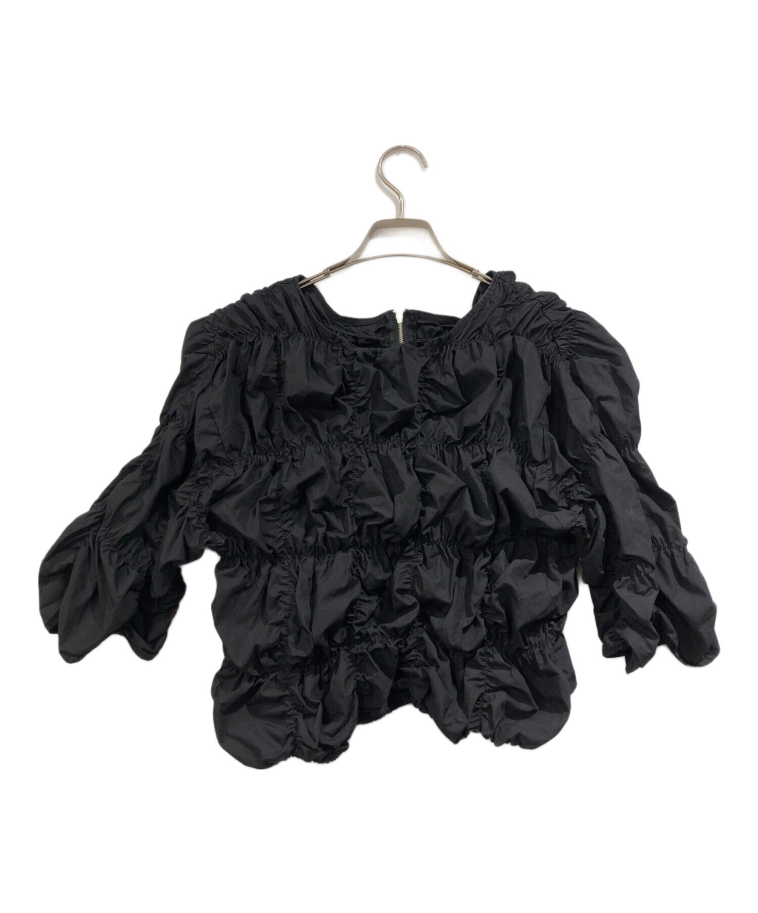 anuke Typewriter Shirring Tops ブラック 中古・古着通販】anuke (アンヌーク) Typewriter Shirring Tops