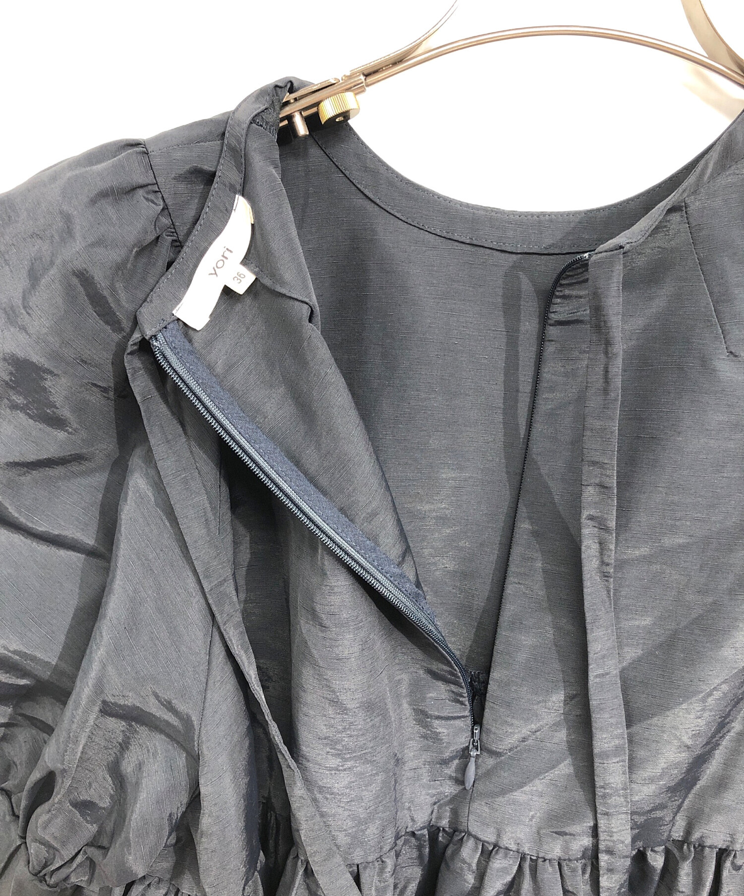 中古・古着通販】yori (ヨリ) ショートパフギャザーブラウス ネイビー