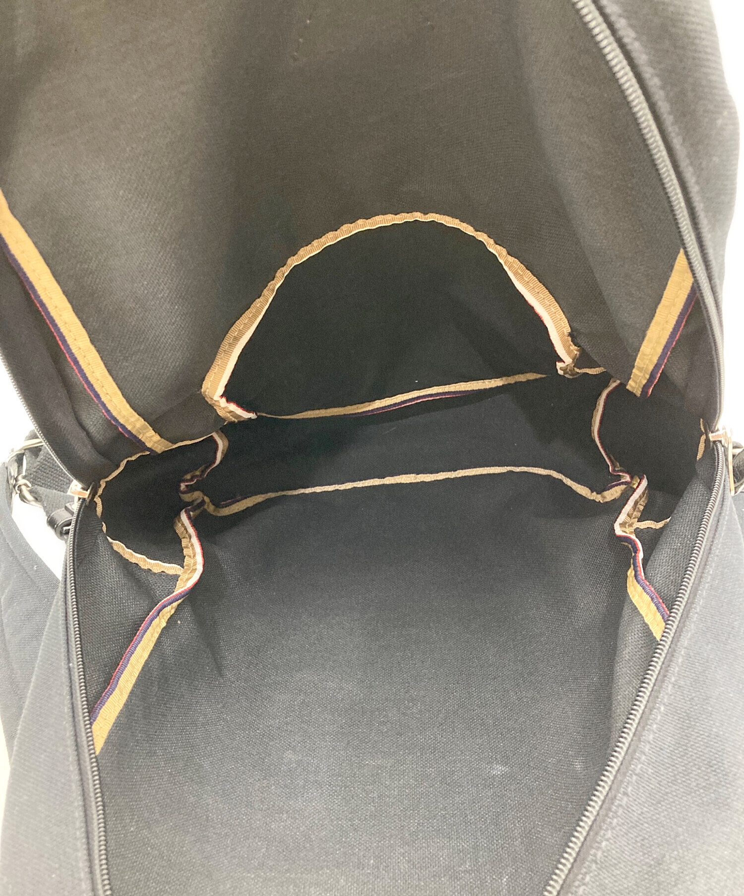 IL BISONTE/イルビゾンテ ナイロン レザー リュック ブラック 完売品 中古・古着通販】IL BISONTE (イル ビゾンテ) レザー切替ナイロン