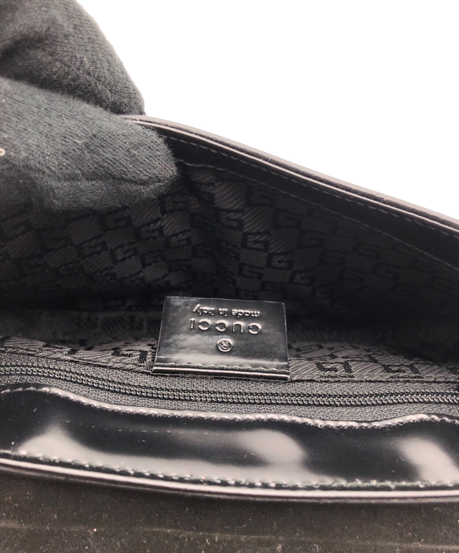 中古・古着通販】GUCCI (グッチ) エナメルハンドバッグ ブラック 中古・古着通販】GUCCI (グッチ) エナメルハンドバッグ ブラック