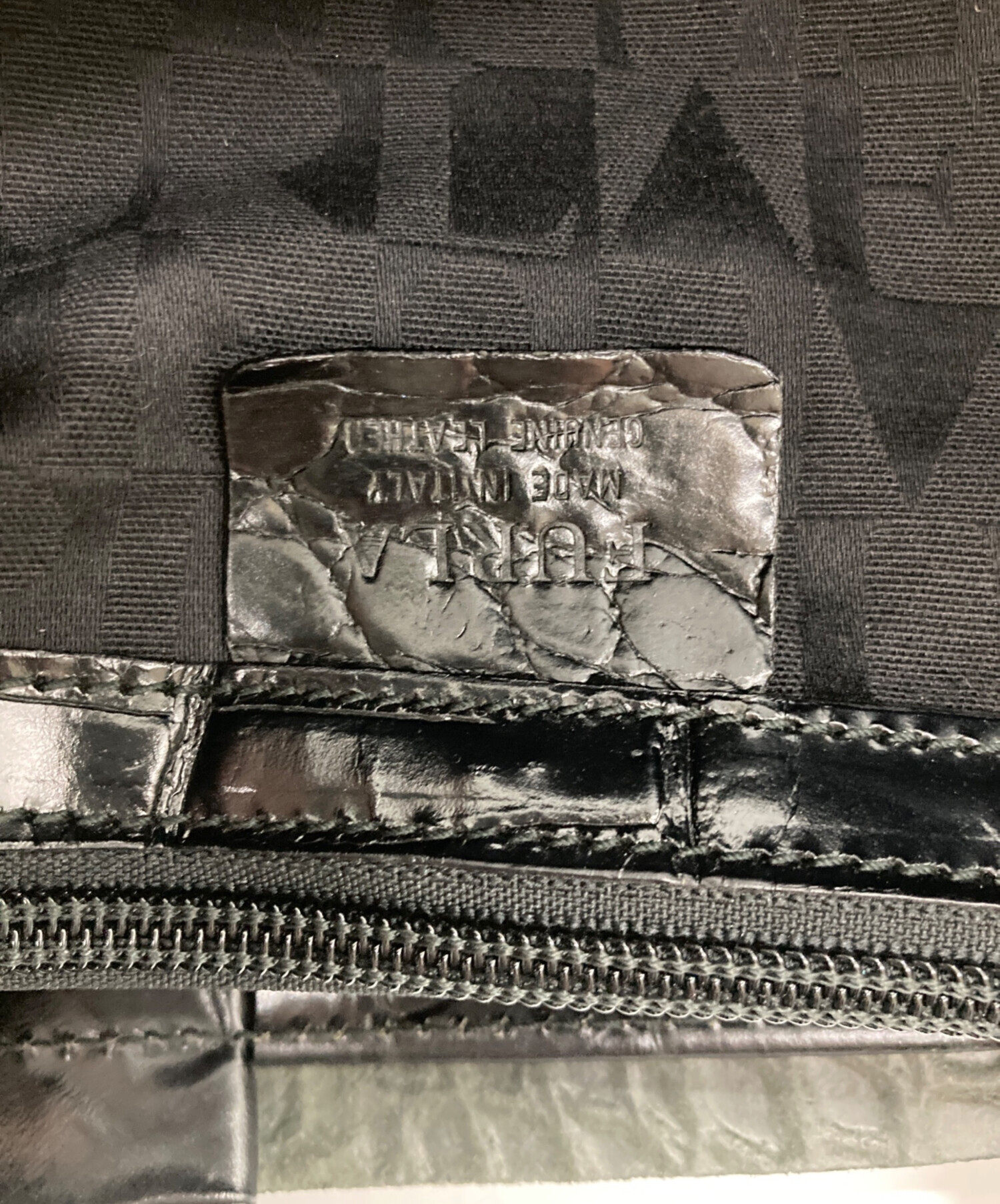 中古・古着通販】FURLA (フルラ) クロコ型押しハンドバッグ ブラック