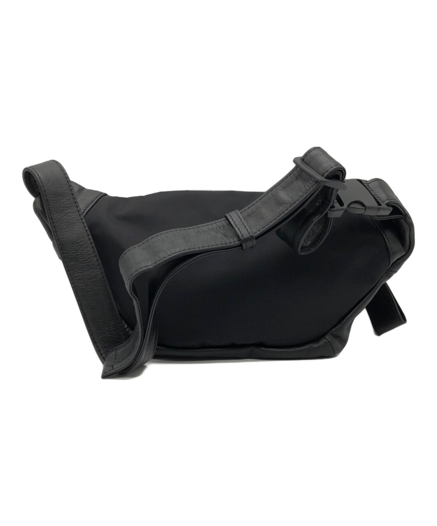 中古・古着通販】ear PAPILLONNER (イアパピヨネ) 牛革ボディバッグ