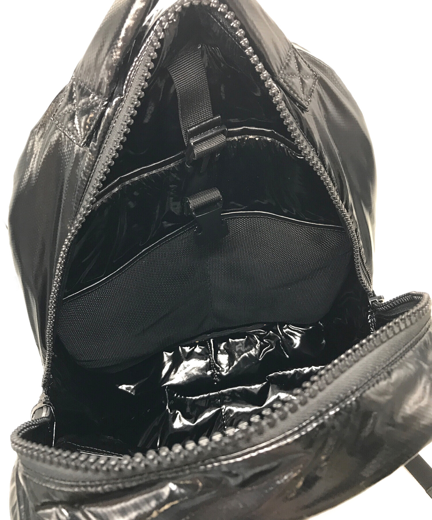 未使用級　ヴィーコレクティブ　リュック　キルティング　ナイロン　ロゴ　A4収納◎ 未使用級 ヴィーコレクティブ リュック キルティング ナイロン ロゴ A4