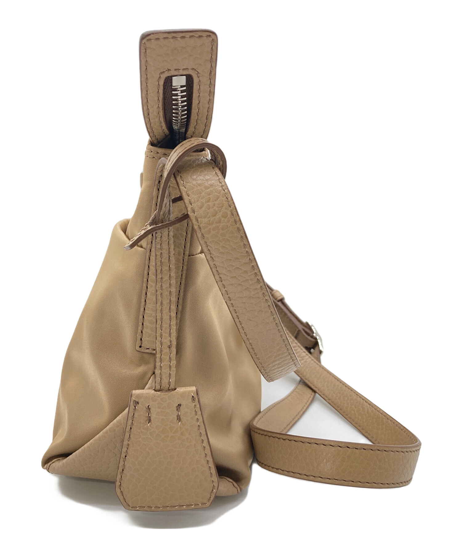 美品ヒロフショルダーベージュバッグ 中古・古着通販】HIROFU (ヒロフ) 【リベロ】ナイロン ショルダー