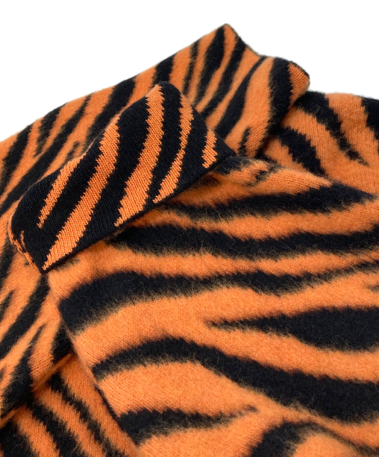【未使用】バレンシアガスポーツ　ウールセーター　L　オレンジ　秋冬　高級ニット 中古・古着通販】BALENCIAGA (バレンシアガ) タイガー柄ニット