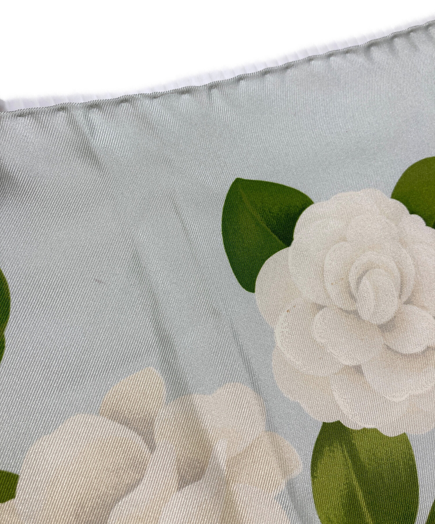 CHANEL フラワー柄 シルクスカーフ 中古・古着通販】CHANEL (シャネル) カメリア総柄スカーフ シルク