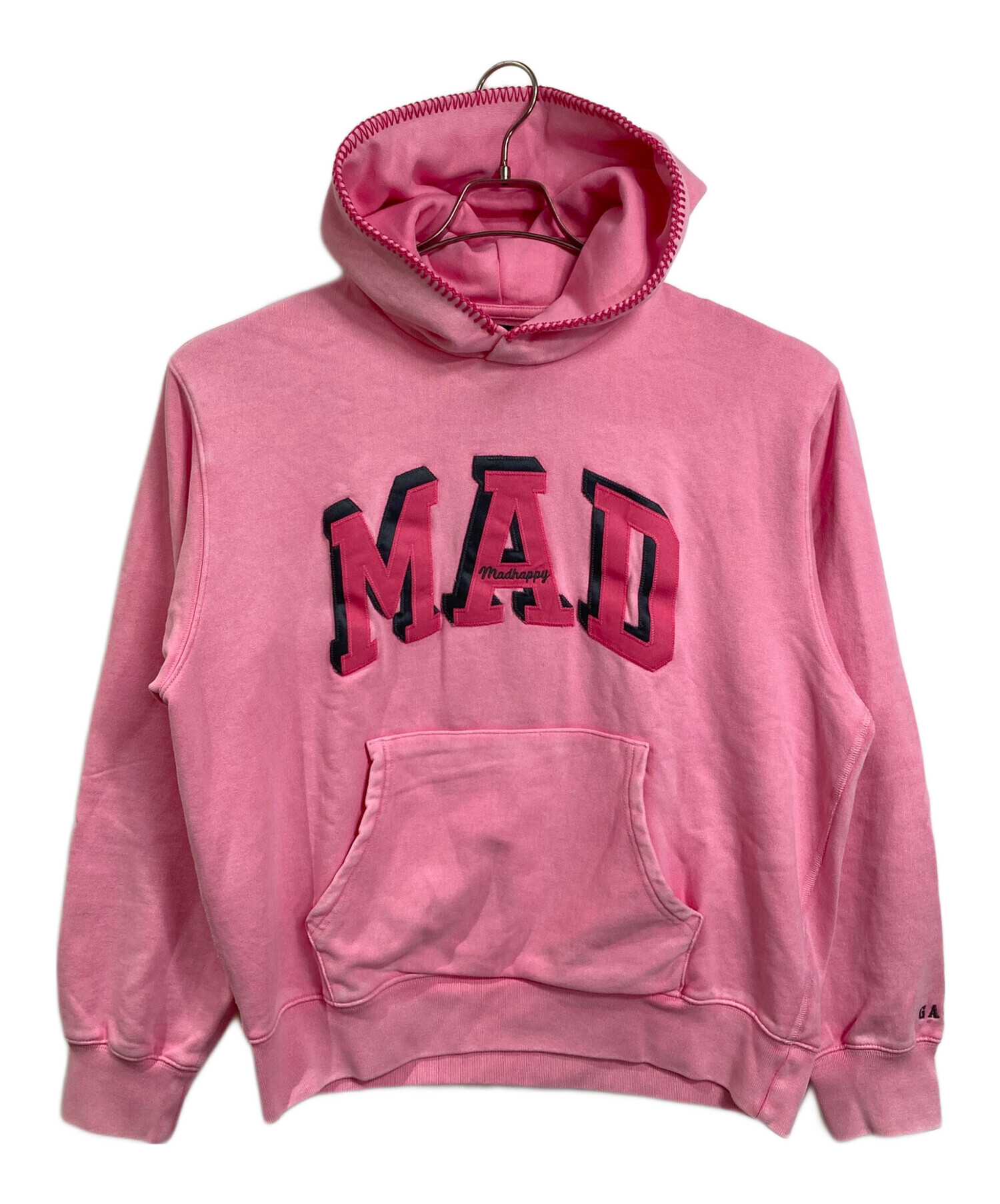 MADHAPPY ピンク パーカー スウェット マッドハッピー 中古・古着通販】GAP (ギャップ) madhappy (マッドハッピー) MADロゴ