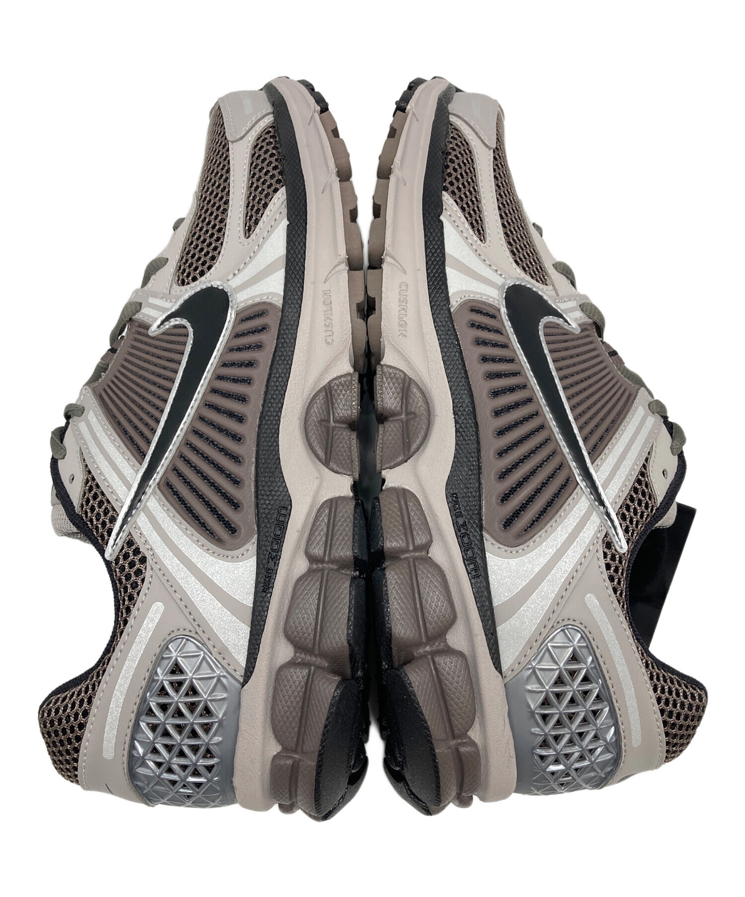 中古・古着通販】NIKE (ナイキ) ZOOM VOMERO 5 カレッジグレー 