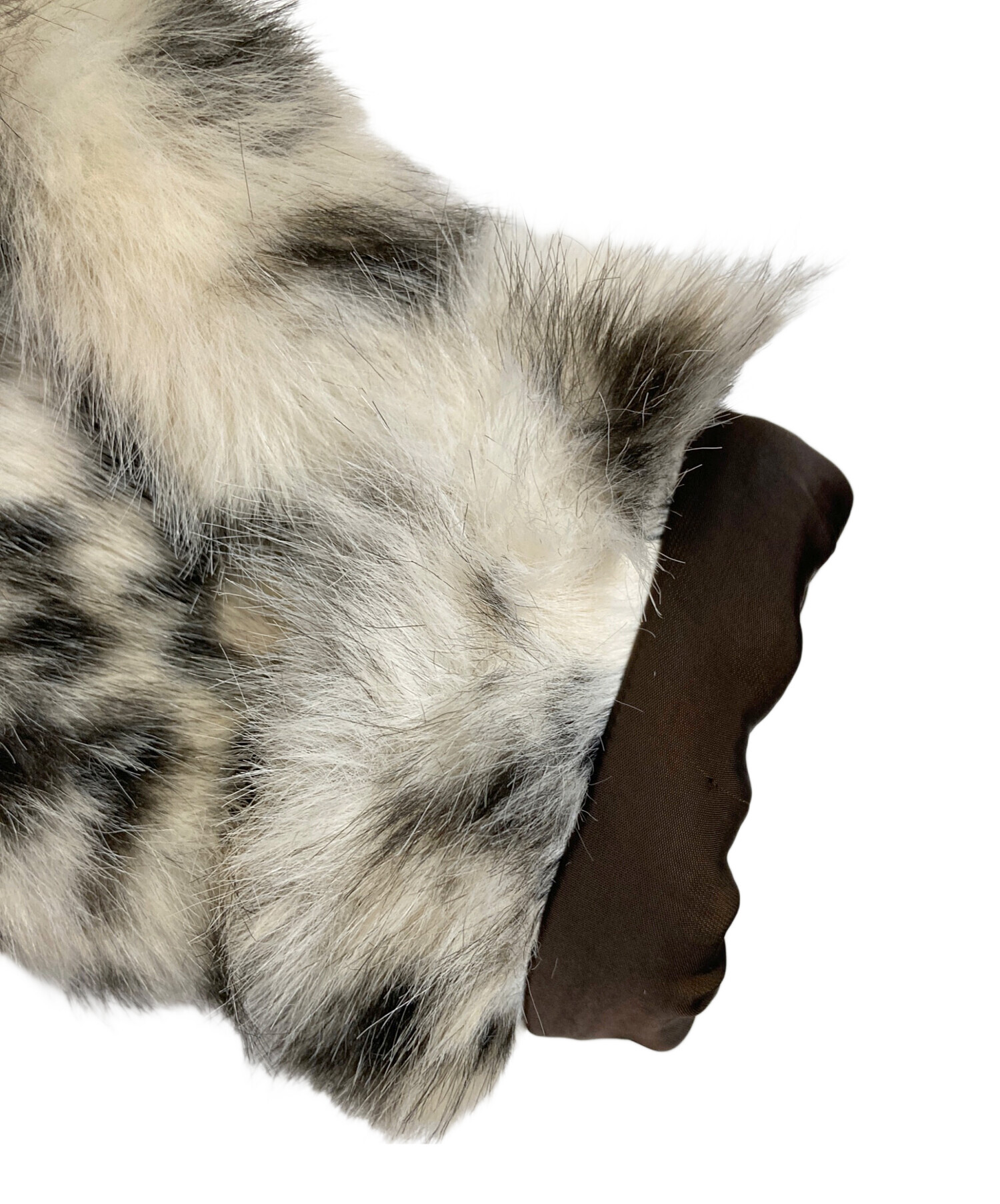 ZARA　アニマルフェイクファー　モコモコ　短丈　М　完売品 中古・古着通販】ZARA (ザラ) ショート丈アニマル柄フェイクファー