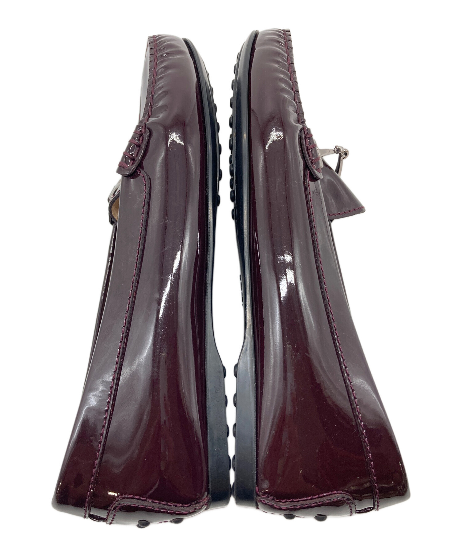 TOD'S エナメル ビットレザー フラット パンプス レディース 未使用級 中古・古着通販】TOD'S (トッズ) エナメルドライビングシューズ