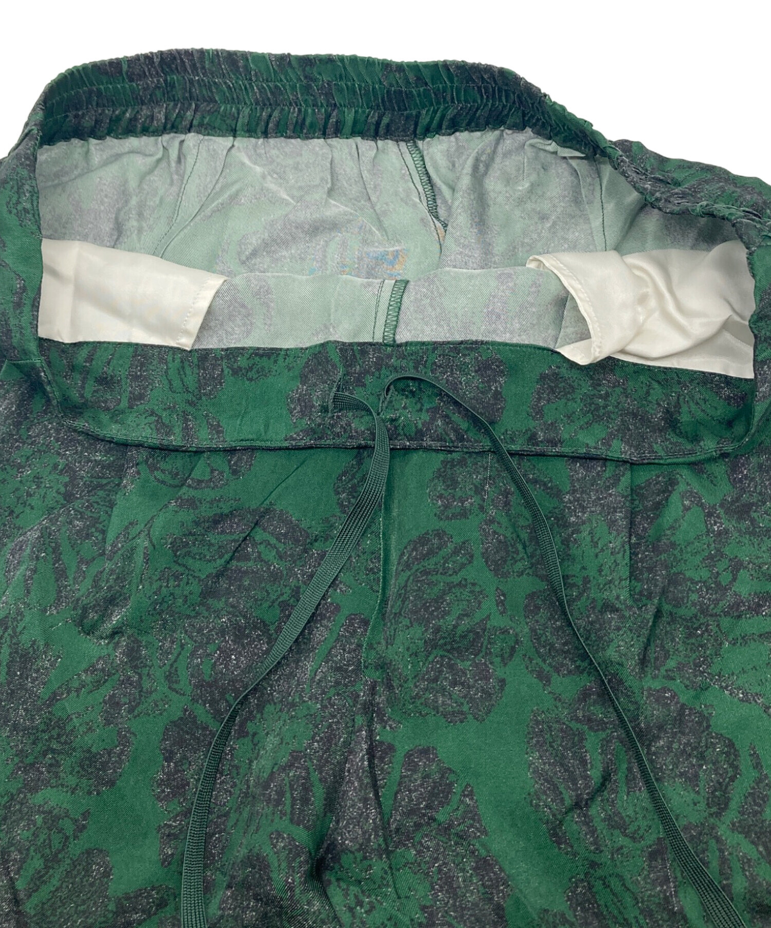 新品TOGA PULLAダークグリーン パンツ 中古・古着通販】TOGA PULLA (トーガ プルラ) Inner Print Pants