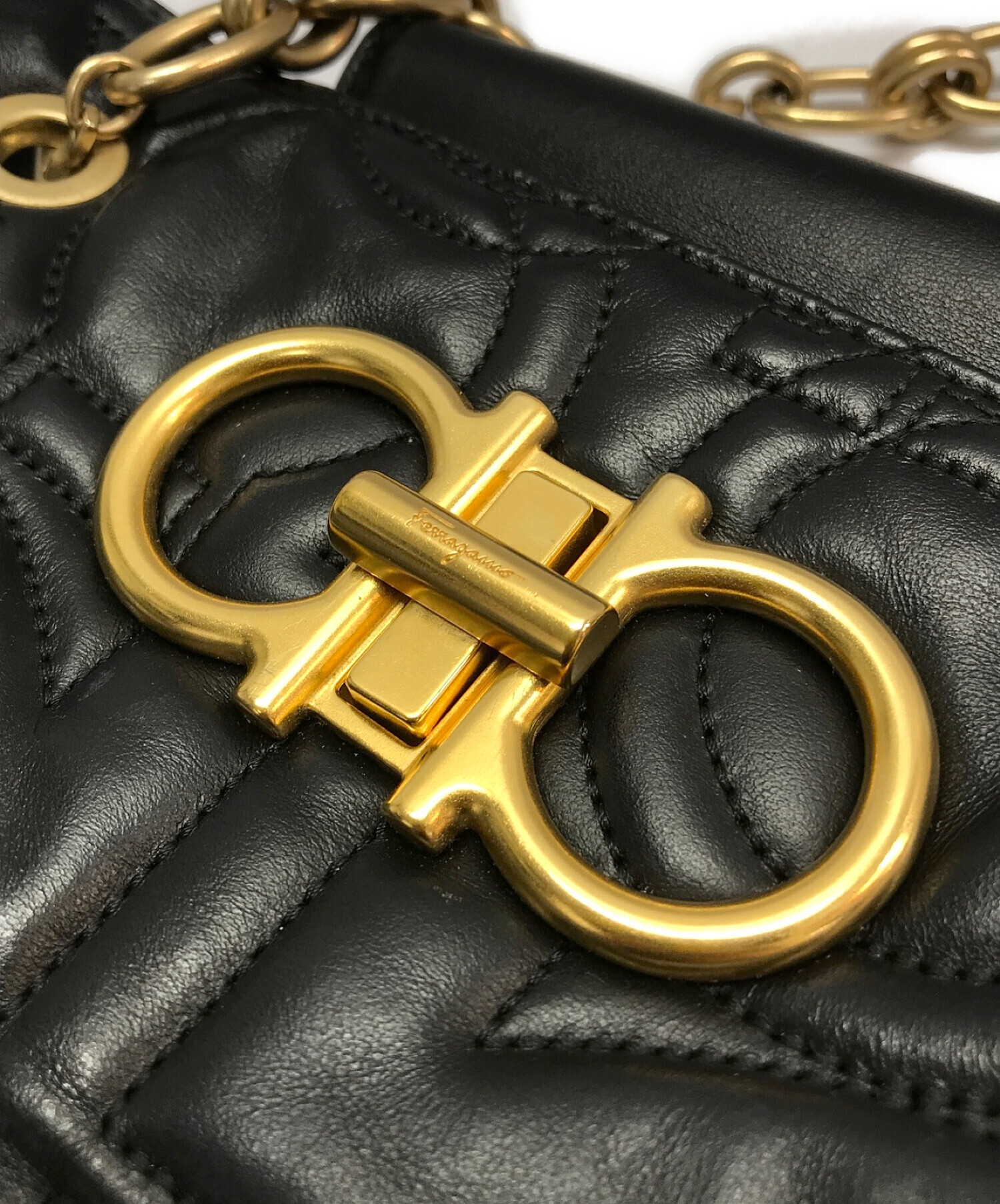 美品♡フェラガモ レザー ロゴ キルティング レザー チェーン ハンドバッグ 中古・古着通販】Salvatore Ferragamo (サルヴァトーレ