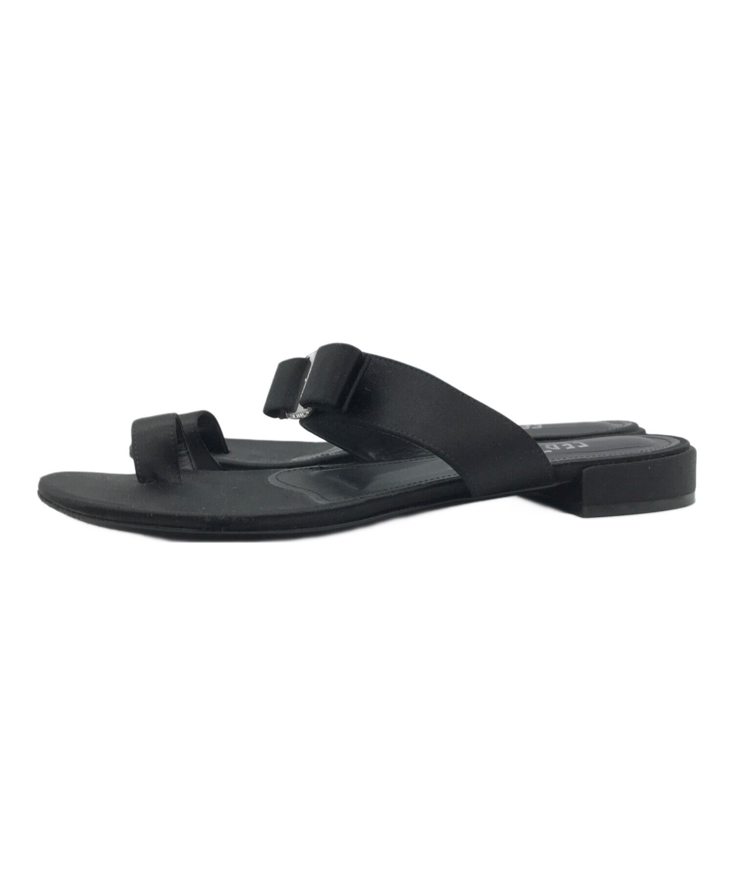 サルヴァトーレフェラガモ ブラックサンダル