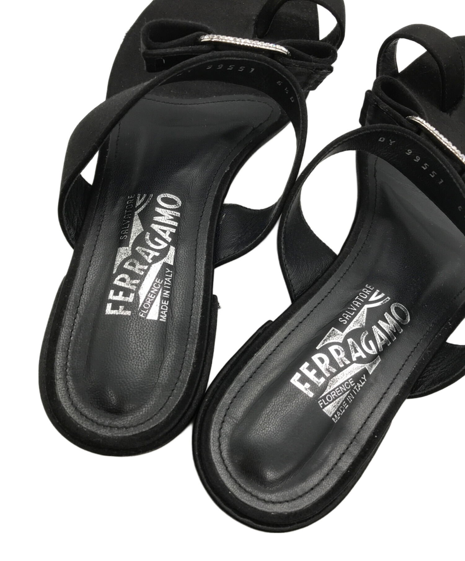 Ferragamoフェラガモリボンサンダル