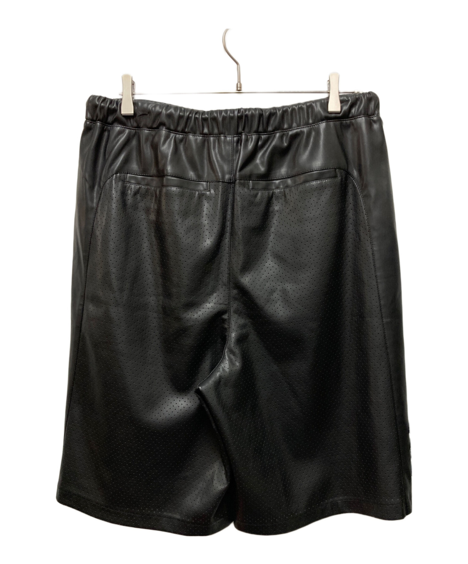 中古・古着通販】BREATH (ブレス) FAUX LEATHER SHORTS ブラック