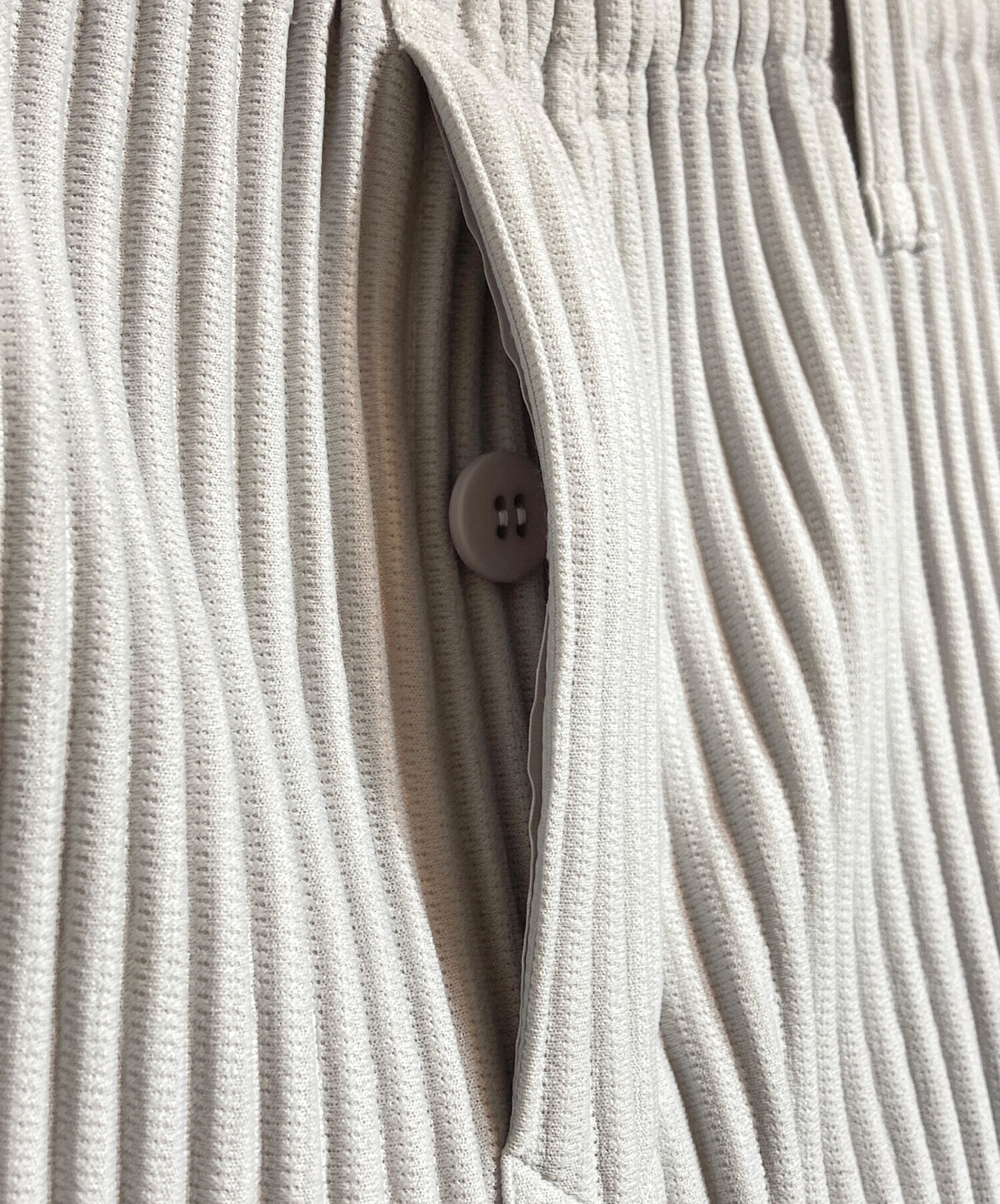 美品 HOMME PLISSE BASICS パンツ 3 グレー HOMME PLISSÉ ISSEY MIYAKE Gray Basics Trousers Homme Plisse HOMME
