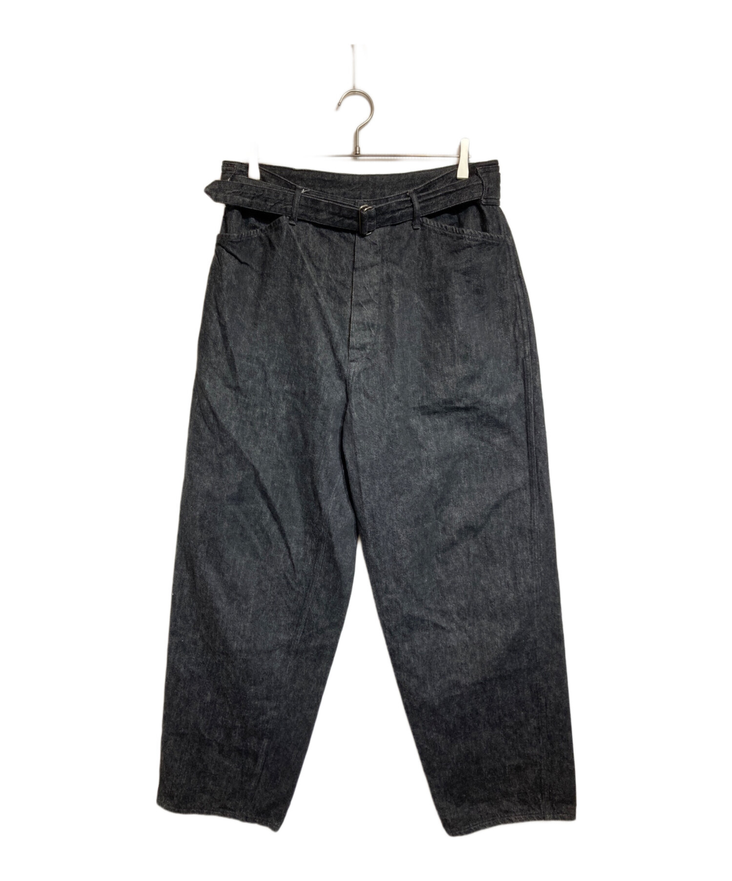 中古・古着通販】COMOLI (コモリ) ベルテッドデニムパンツ ブラック 