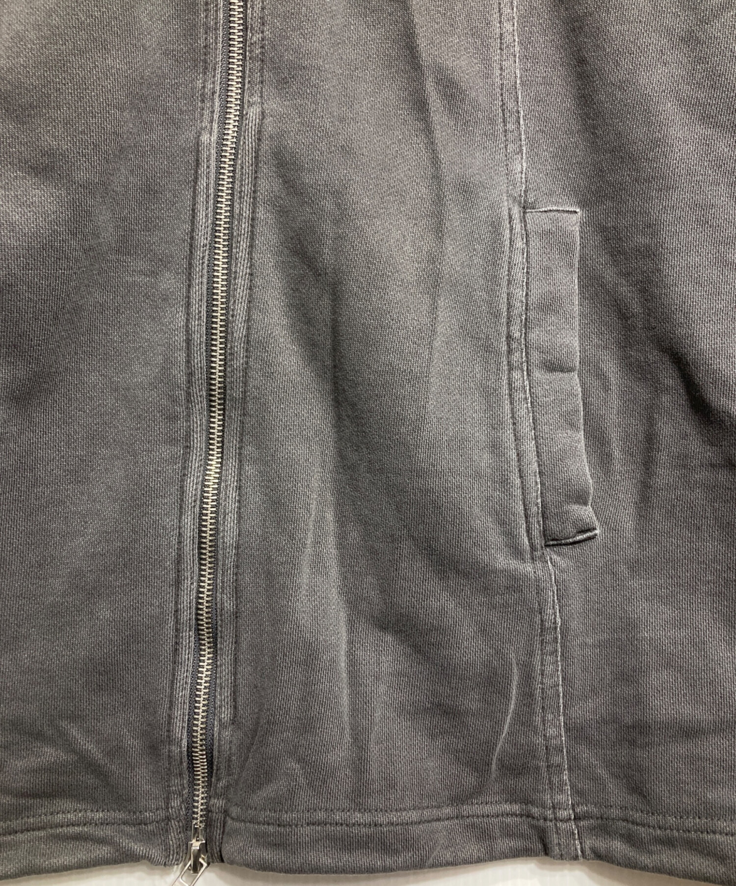 中古・古着通販】ZUTOMAYO (ズトマヨ) ジップパーカー グレー サイズ