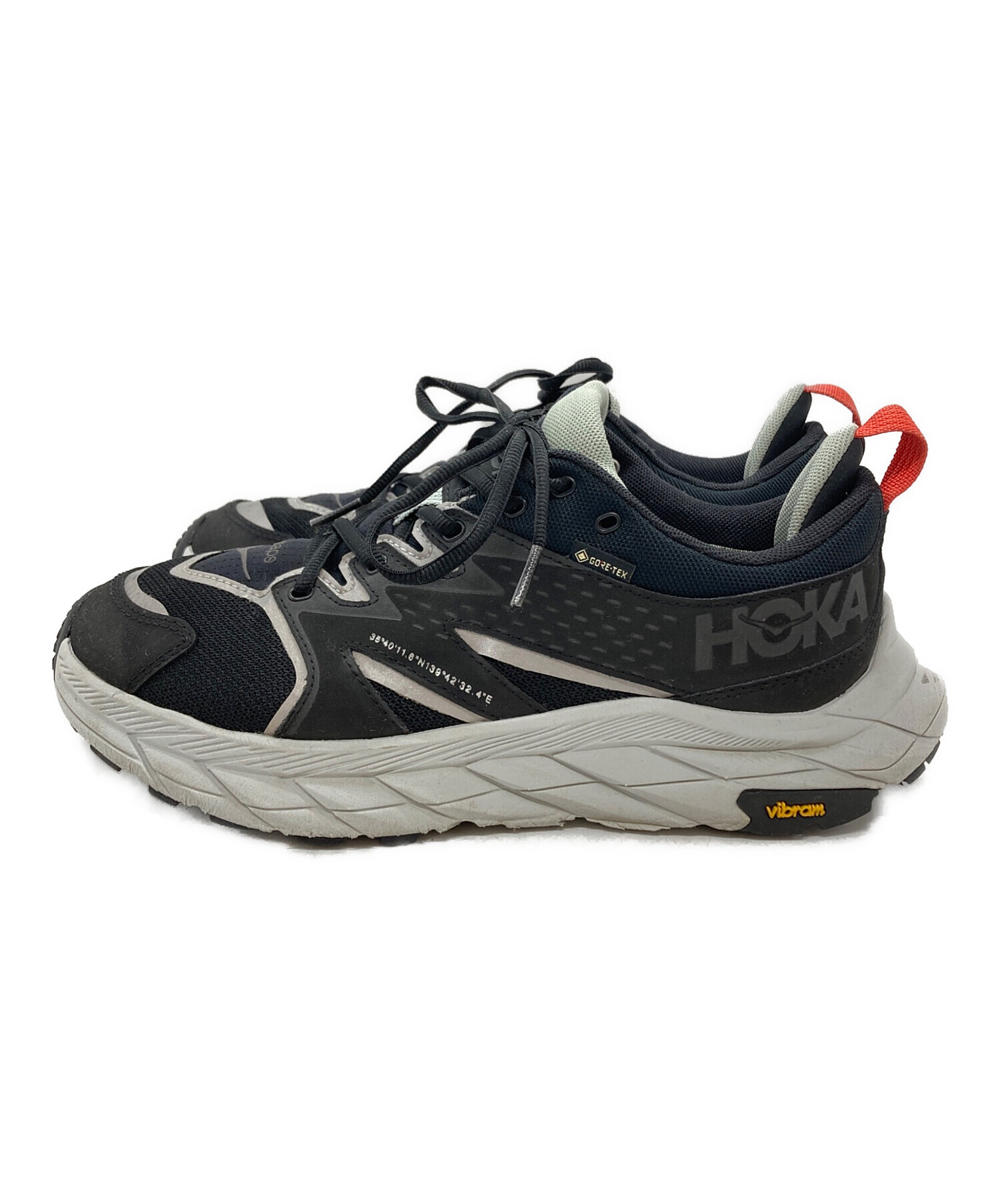 HOKAアナカパ WTAPSコラボ　ブラック/ホワイト/レッド HOKA®公式サイト【アナカパ ロー GTX WTAPS|Anacapa Low GTX WTAPS