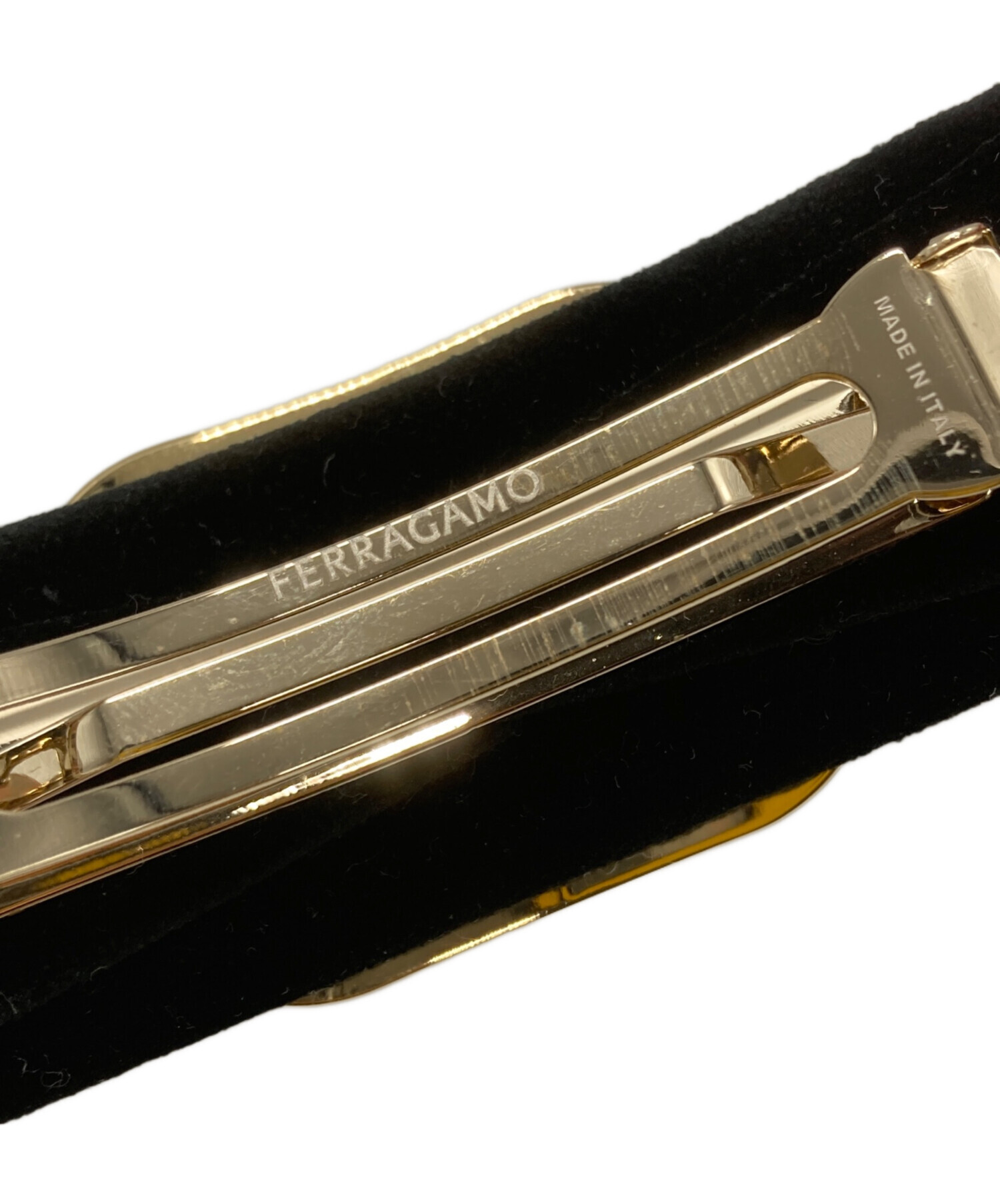 中古・古着通販】Ferragamo (フェラガモ) ヴァラビジューリボン