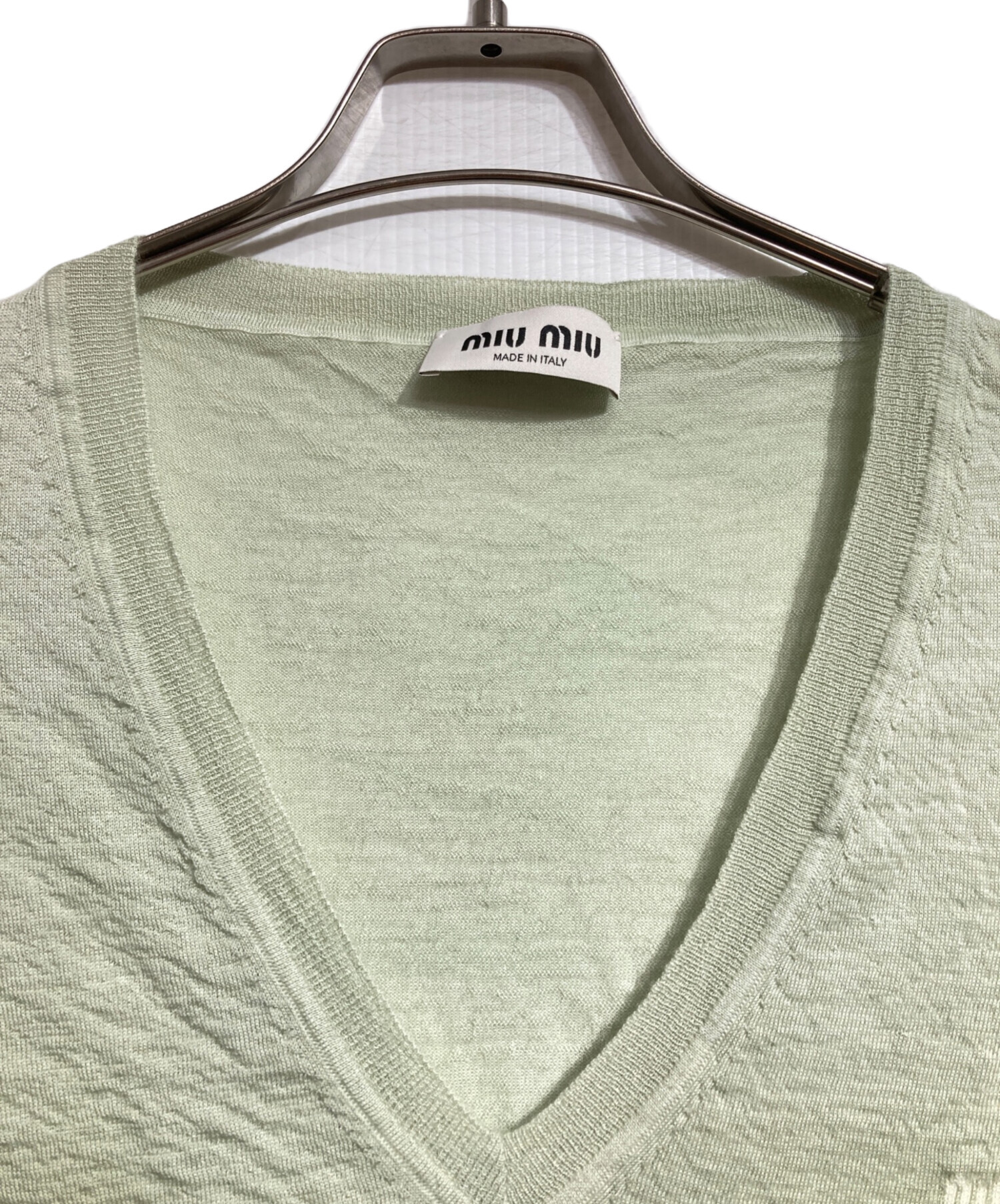 中古・古着通販】MIU MIU (ミュウミュウ) エンボスロゴVネックカシミヤ
