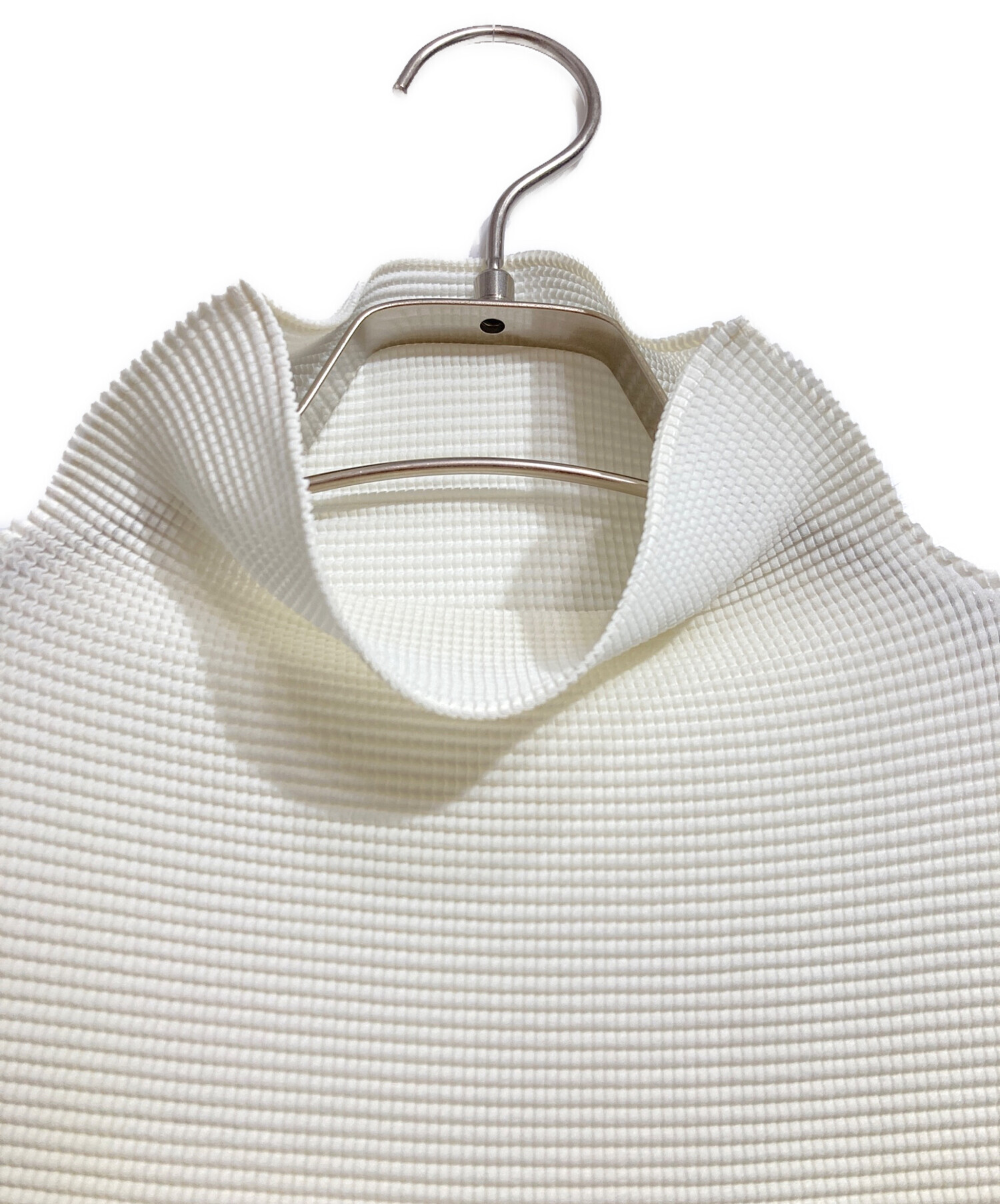 meイッセイミヤケ　白　【タグ無し】 中古・古着通販】me ISSEY MIYAKE (ミーイッセイ ミヤケ) STRETCH
