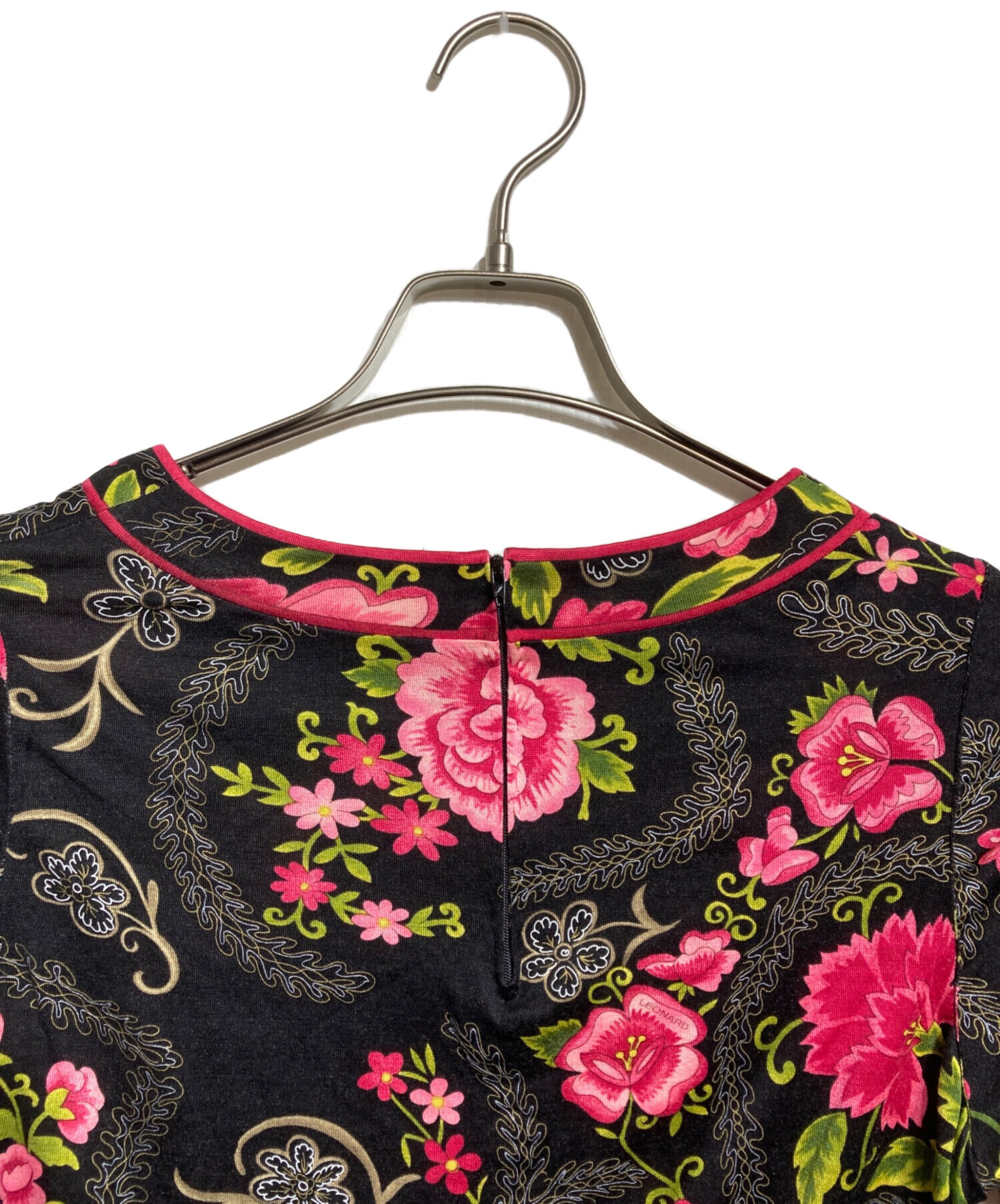 LEONARD FASHION 花柄 五分袖 トップス 中古・古着通販】LEONARD FASHION (レオナールファッション) 花柄