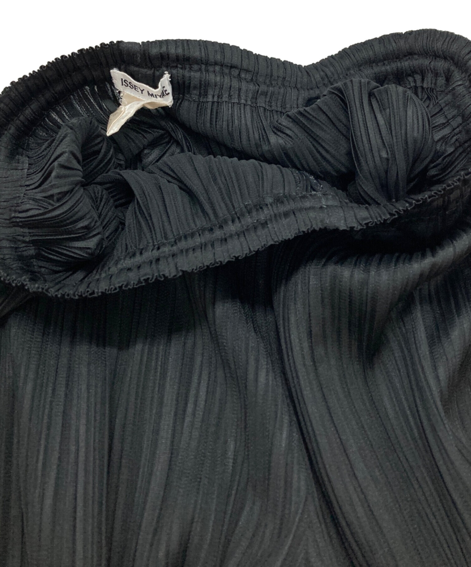 中古・古着通販】ISSEY MIYAKE (イッセイミヤケ) プリーツパンツ