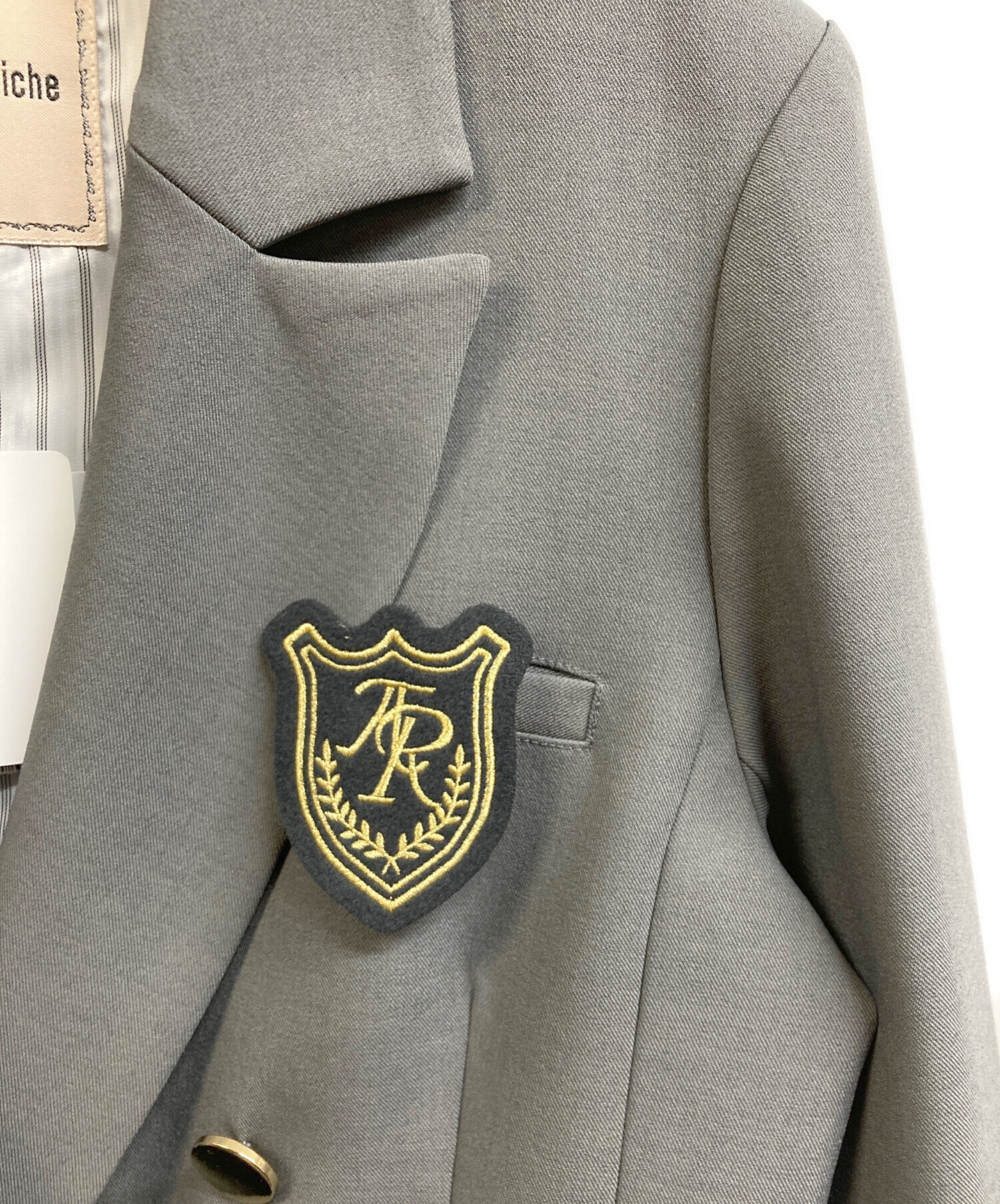 Apuweiser-riche エンブレムブローチ付きテーラージャケット 中古・古着通販】Apuweiser-riche (アプワイザーリッシェ) エンブレム