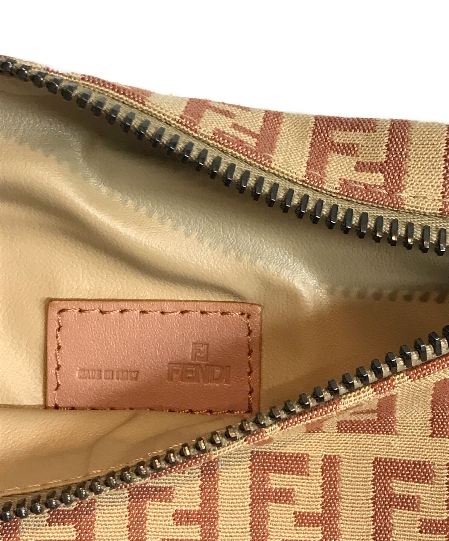 中古・古着通販】FENDI (フェンディ) ズッカ柄ポーチ ピンク｜ブランド