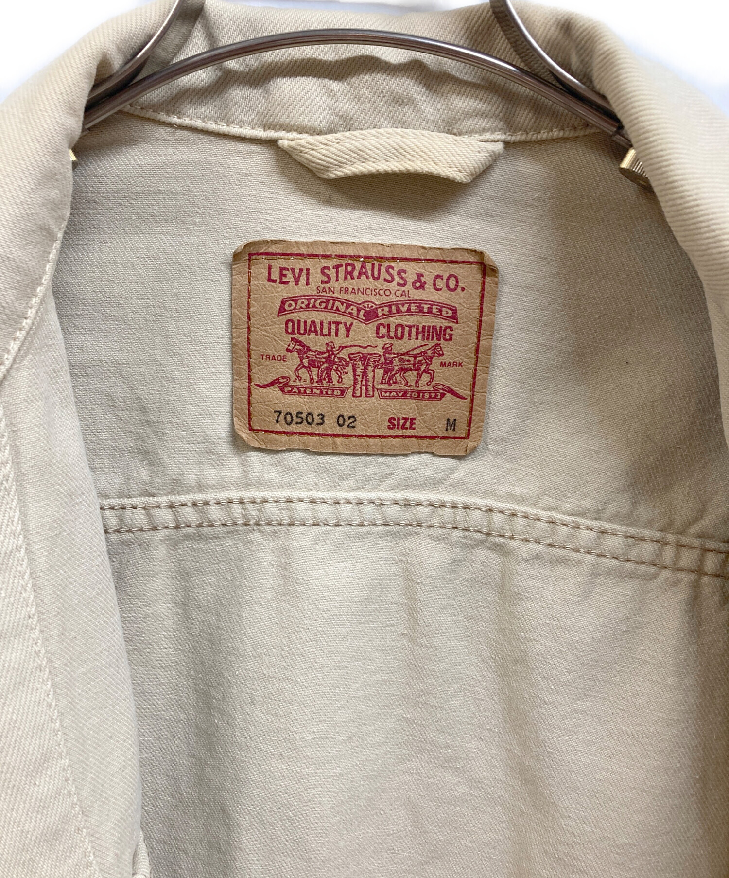 Levi's Slim Fit Jackets ベージュジャケット 中古・古着通販】LEVI'S (リーバイス) トラッカージャケット ベージュ