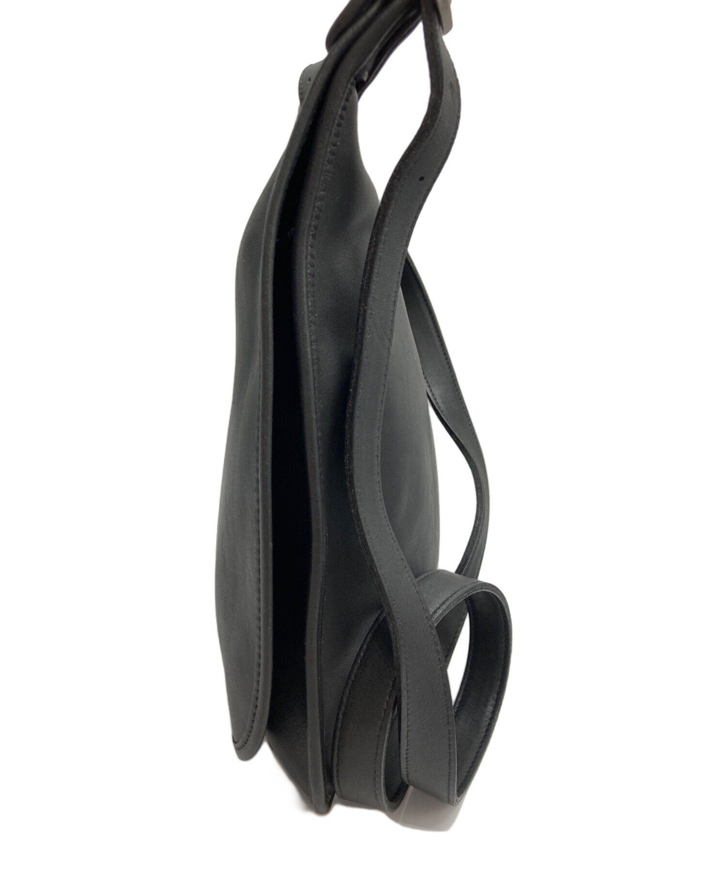 未使用 COACH ブラック ショルダーバッグ 中古・古着通販】COACH (コーチ) エンボスロゴショルダーバッグ