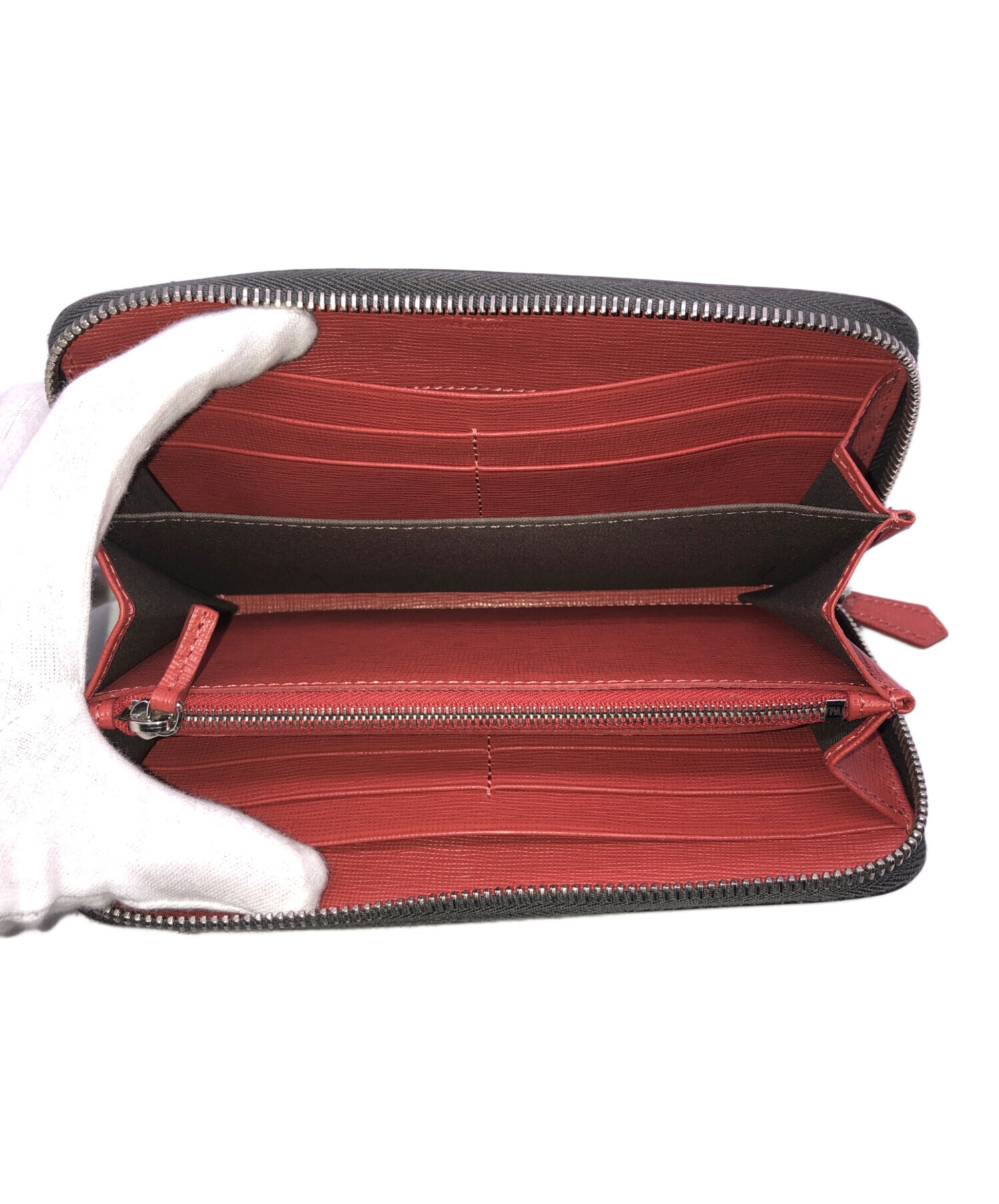 中古・古着通販】FENDI (フェンディ) モンスタースタッズ 長財布