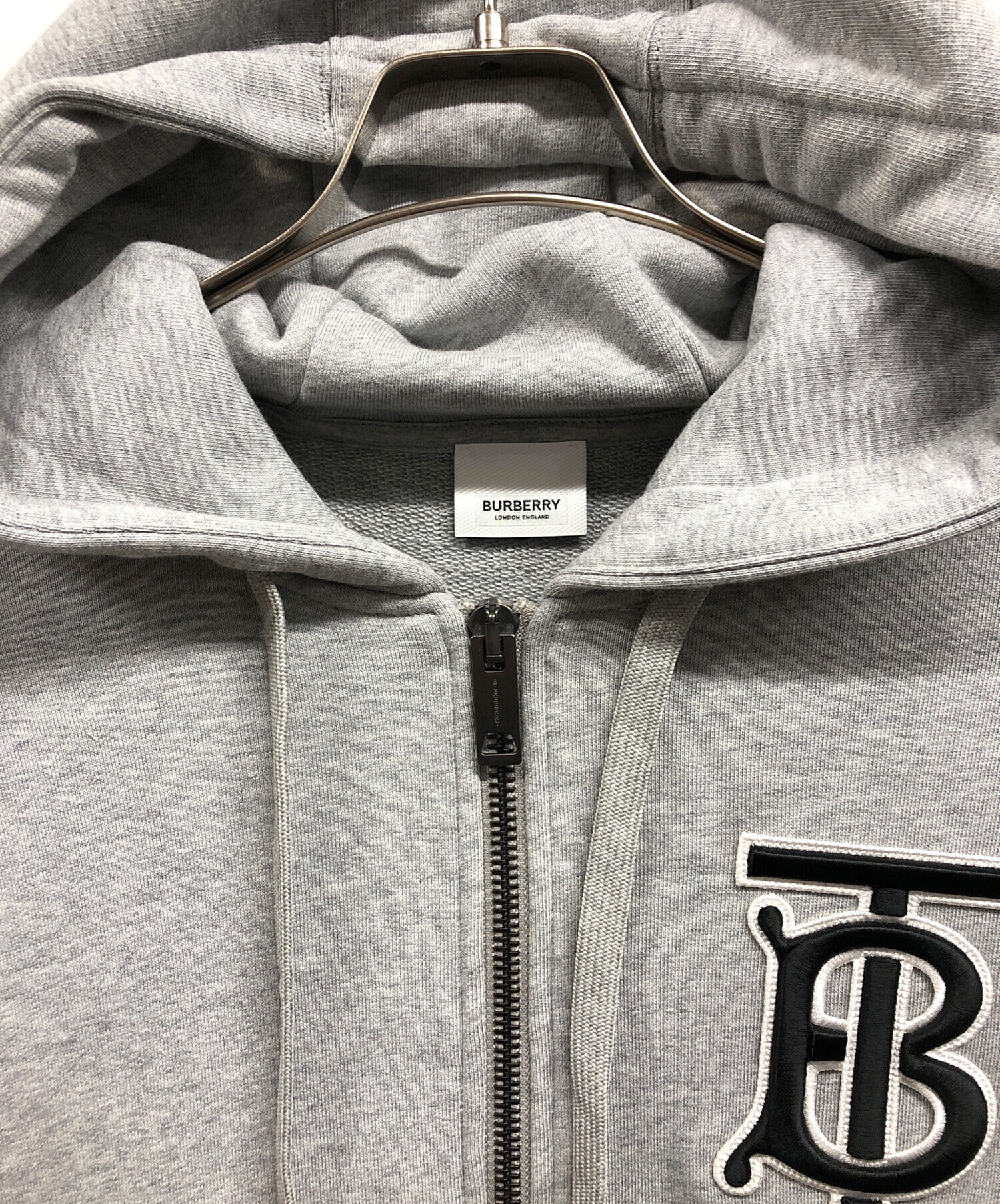 【大幅値下げ】BURBERRY ENGLAND パーカー グレー Mサイズ BURBERRY（バーバリー） 【値下げ】BURBERRY ロゴプルオーバーパーカー