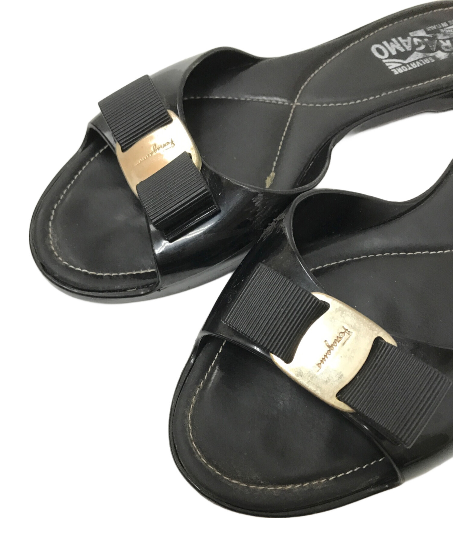 FERRAGAMO ラバーリボンサンダルフラットサンダル Black