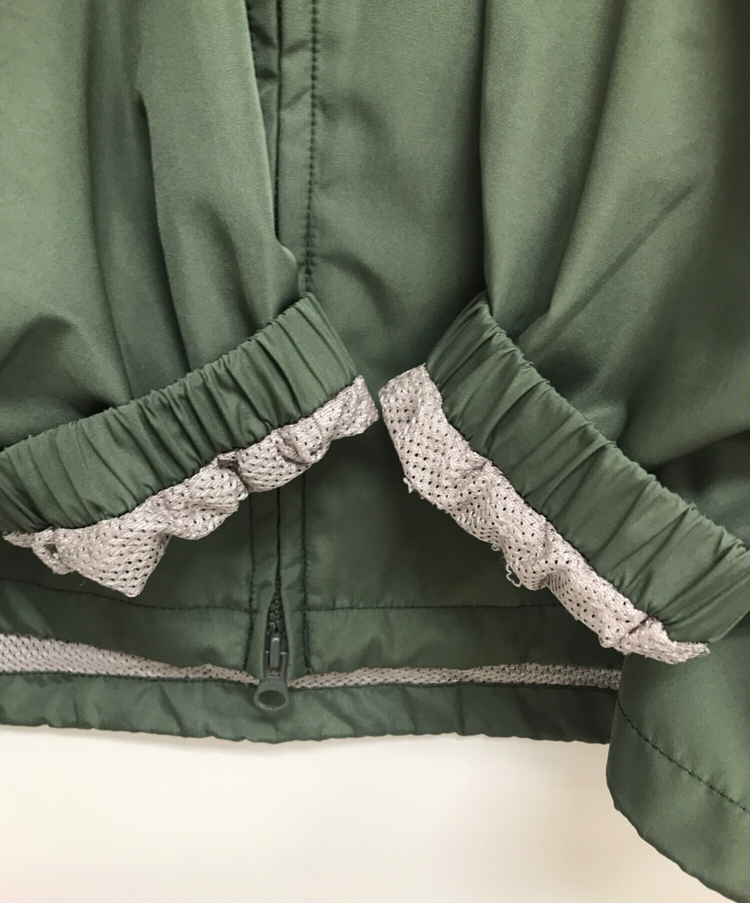 Stussy ナイロンジャケット Mサイズ オリーブ 中古・古着通販】stussy (ステューシー) ナイロンジャケット オリーブ