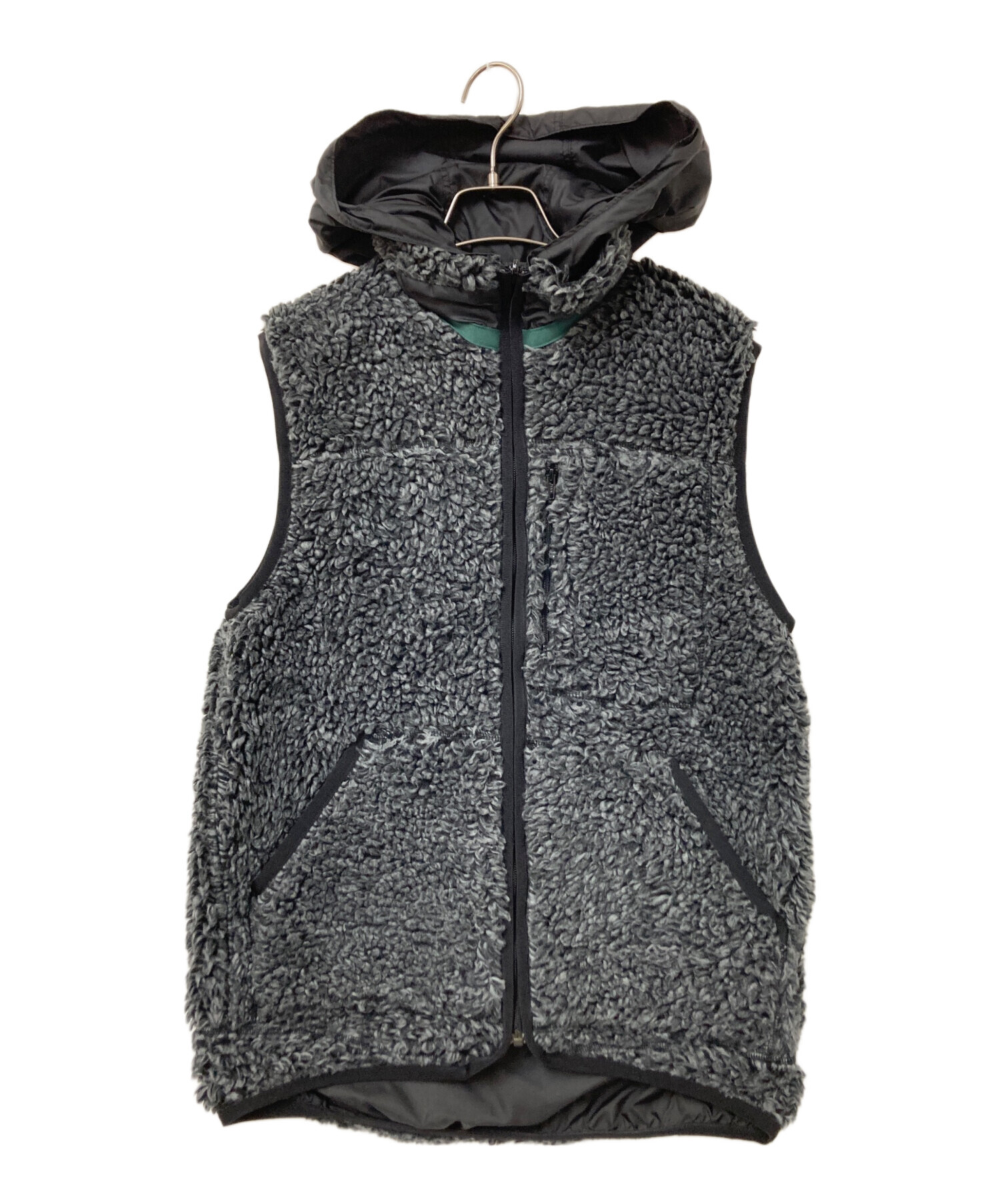 美品 サカイ 日本製 リバーシブル フリース ベスト グレー×ブラック メンズ2 中古・古着通販】sacai (サカイ) リバーシブルフリースベスト ブラック