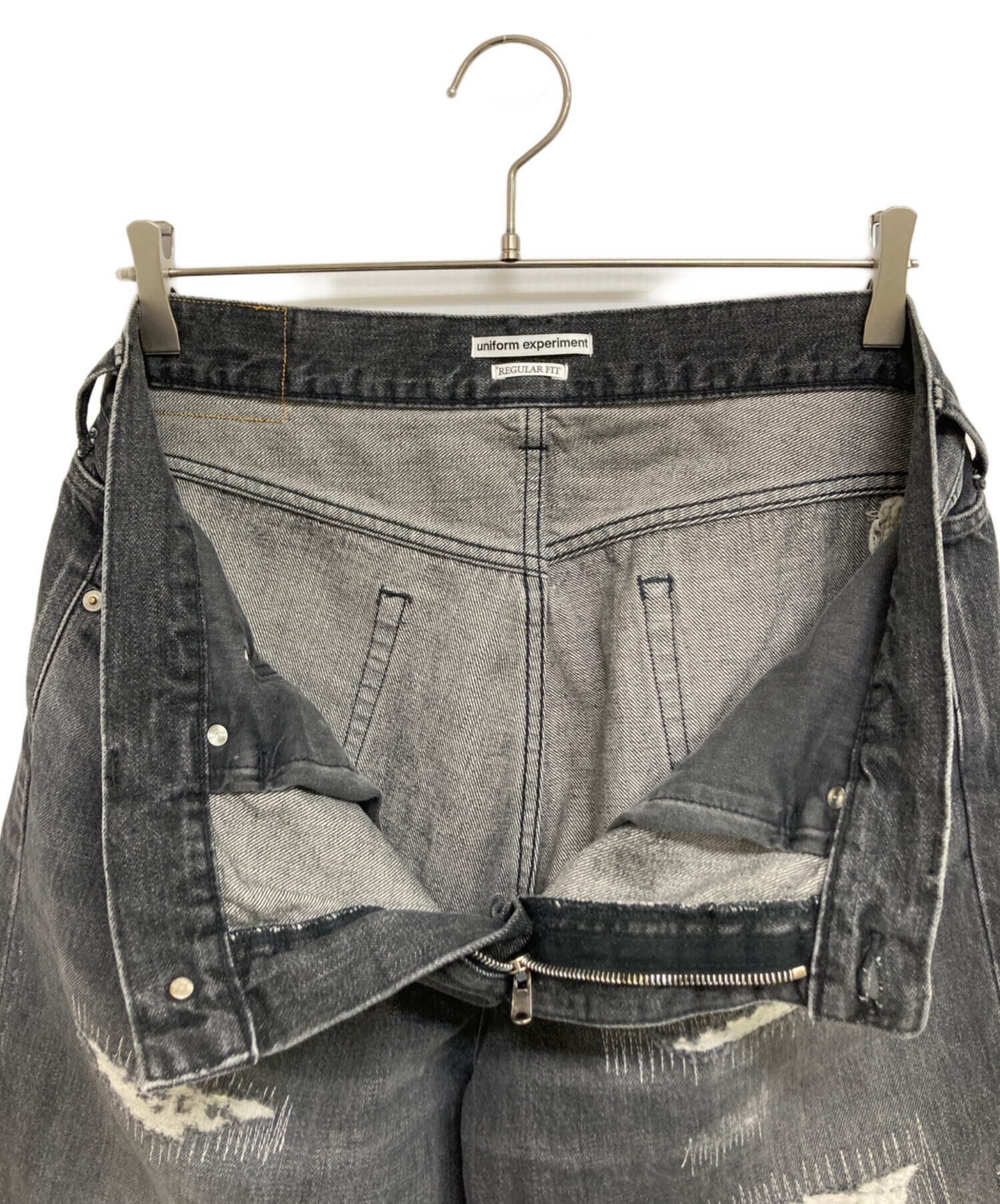 UNIFORM EXPERIMENT リペア加工 DAMAGED DENIM 4 DAMAGED DENIM TAPERED-FIT JEANS（デニムパンツ）｜uniform