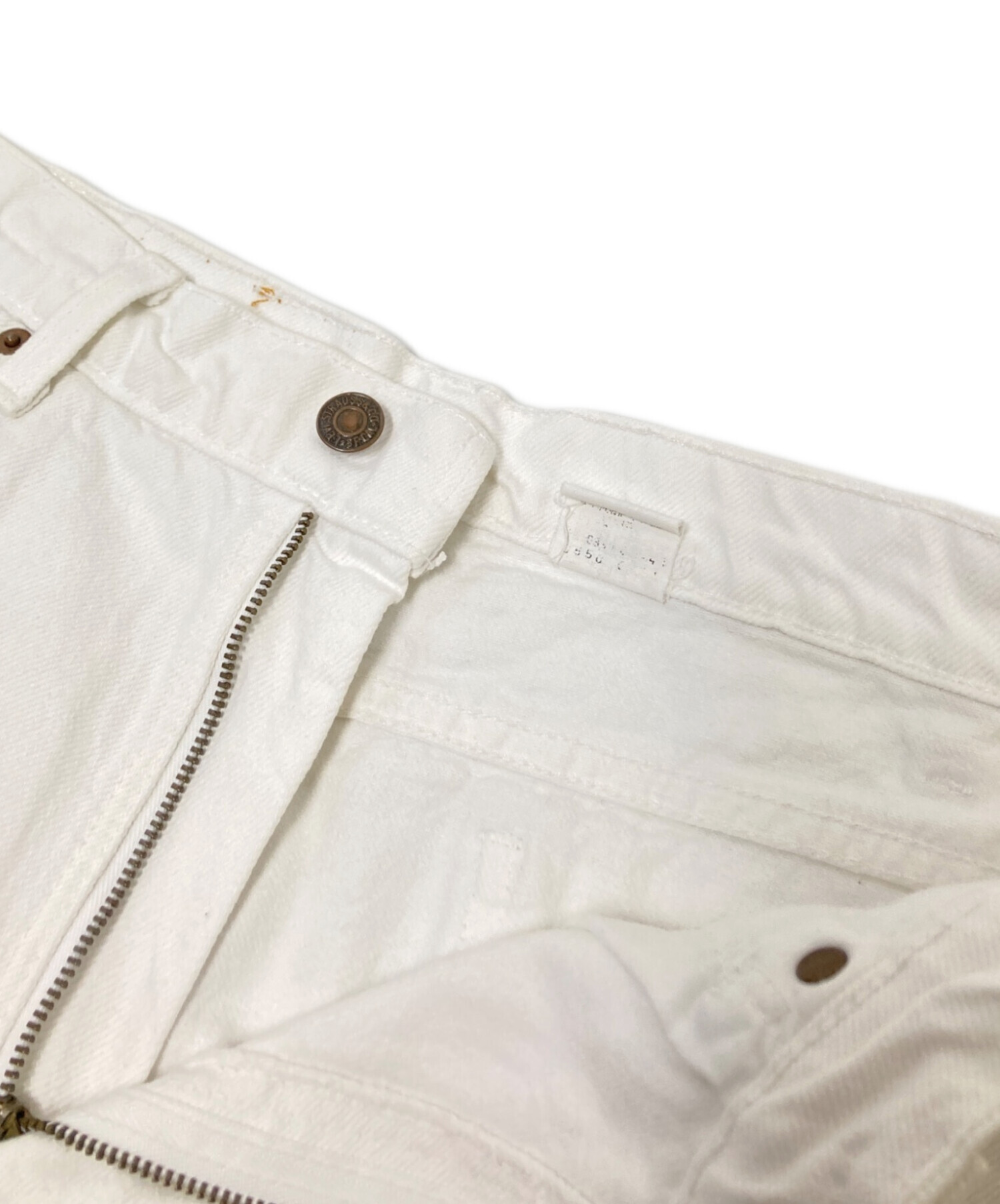 中古・古着通販】LEVI'S (リーバイス) デニムハーフパンツ ホワイト 中古・古着通販】LEVI'S (リーバイス) デニムハーフパンツ ホワイト