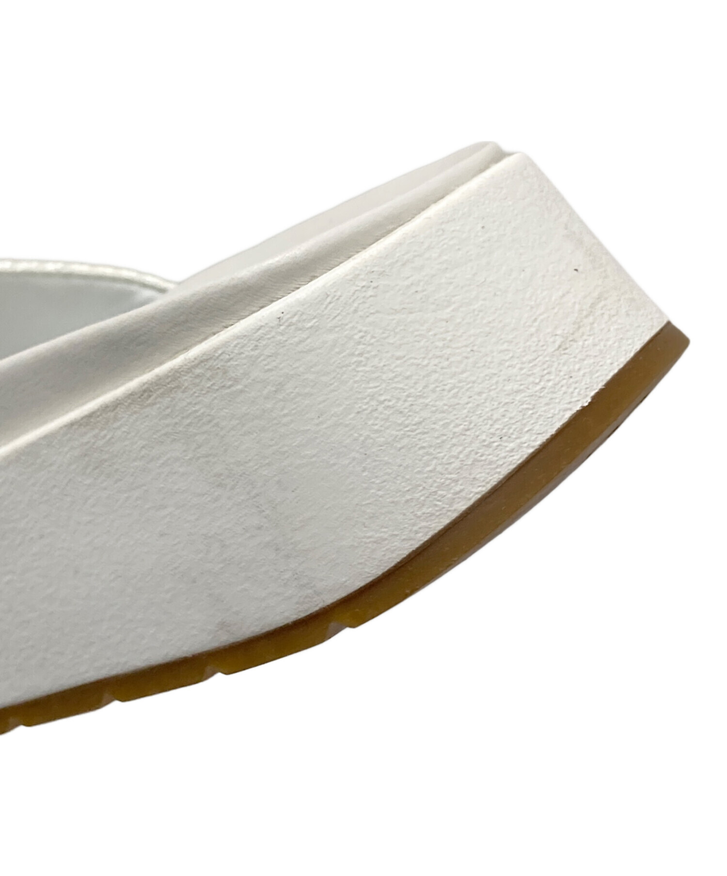 中古・古着通販】UGG (アグ) サンダル ホワイト サイズ:24.0cm