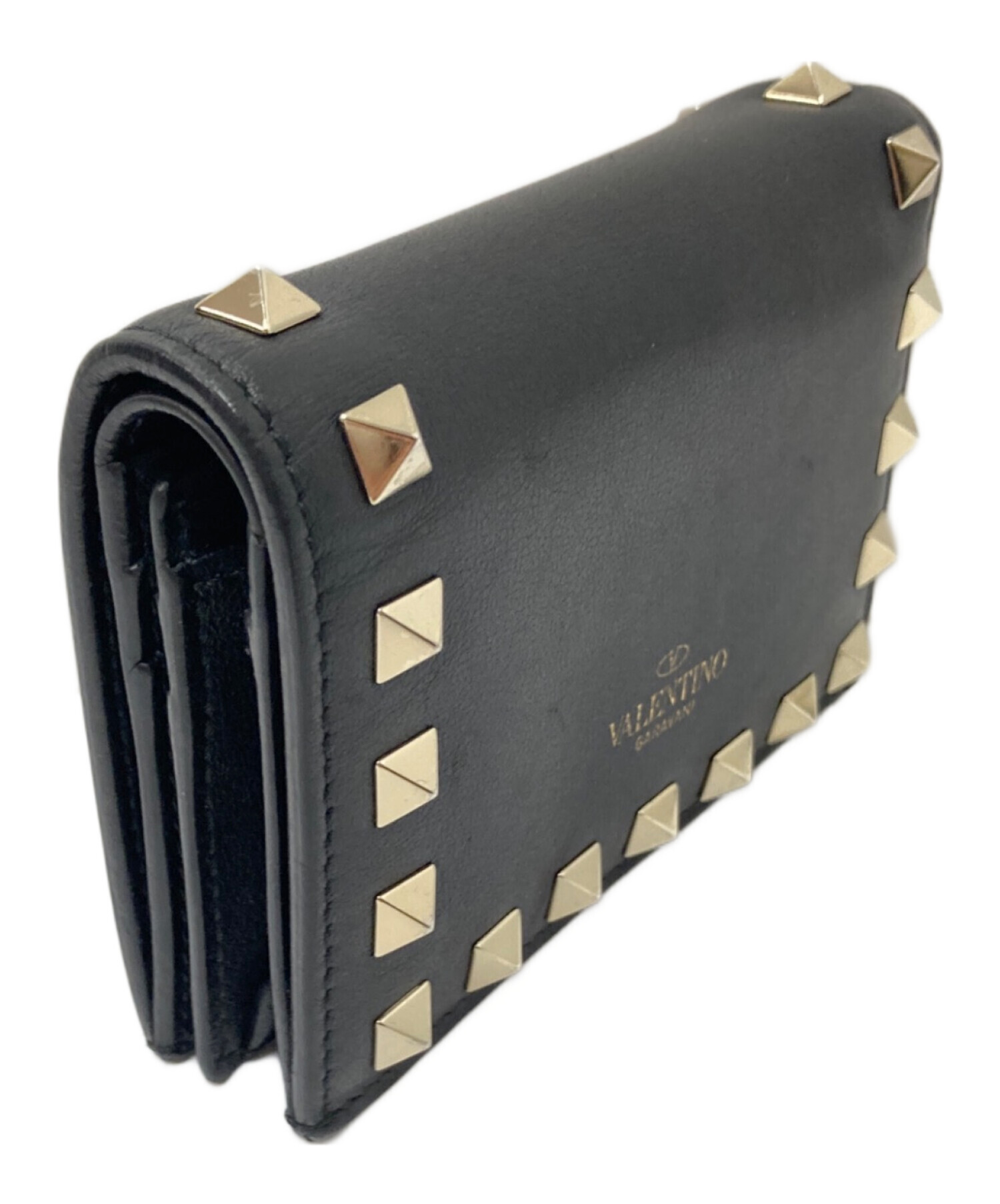 VALENTINO スタッズ付き二つ折り財布 中古・古着通販】VALENTINO (ヴァレンティノ) ロックスタッズ 二つ折り