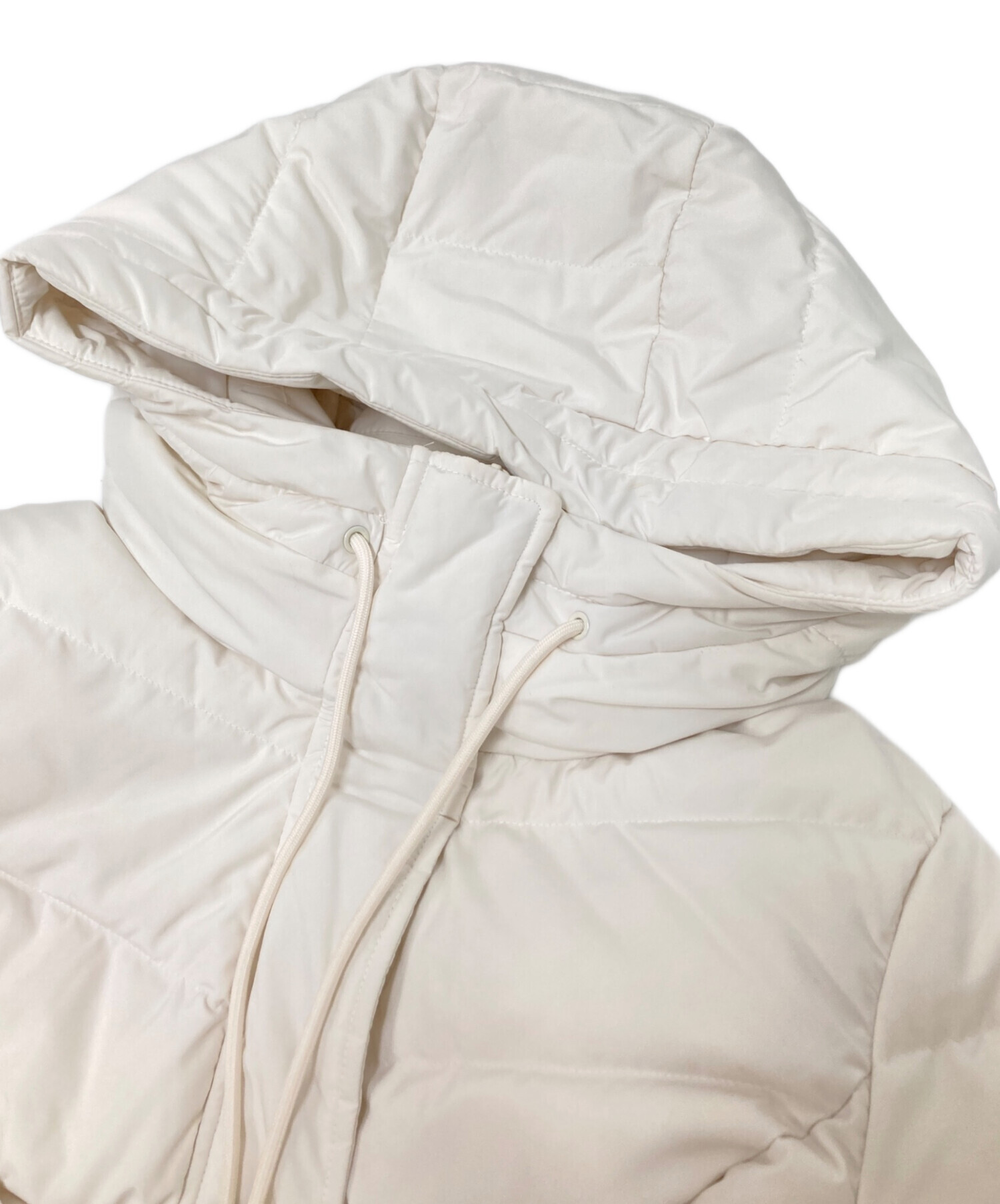 【新品】GUESSダウン ジャケット ヌプシ ホワイトダックダウン 新品】GUESSダウン ジャケット ヌプシ ホワイトダックダウン