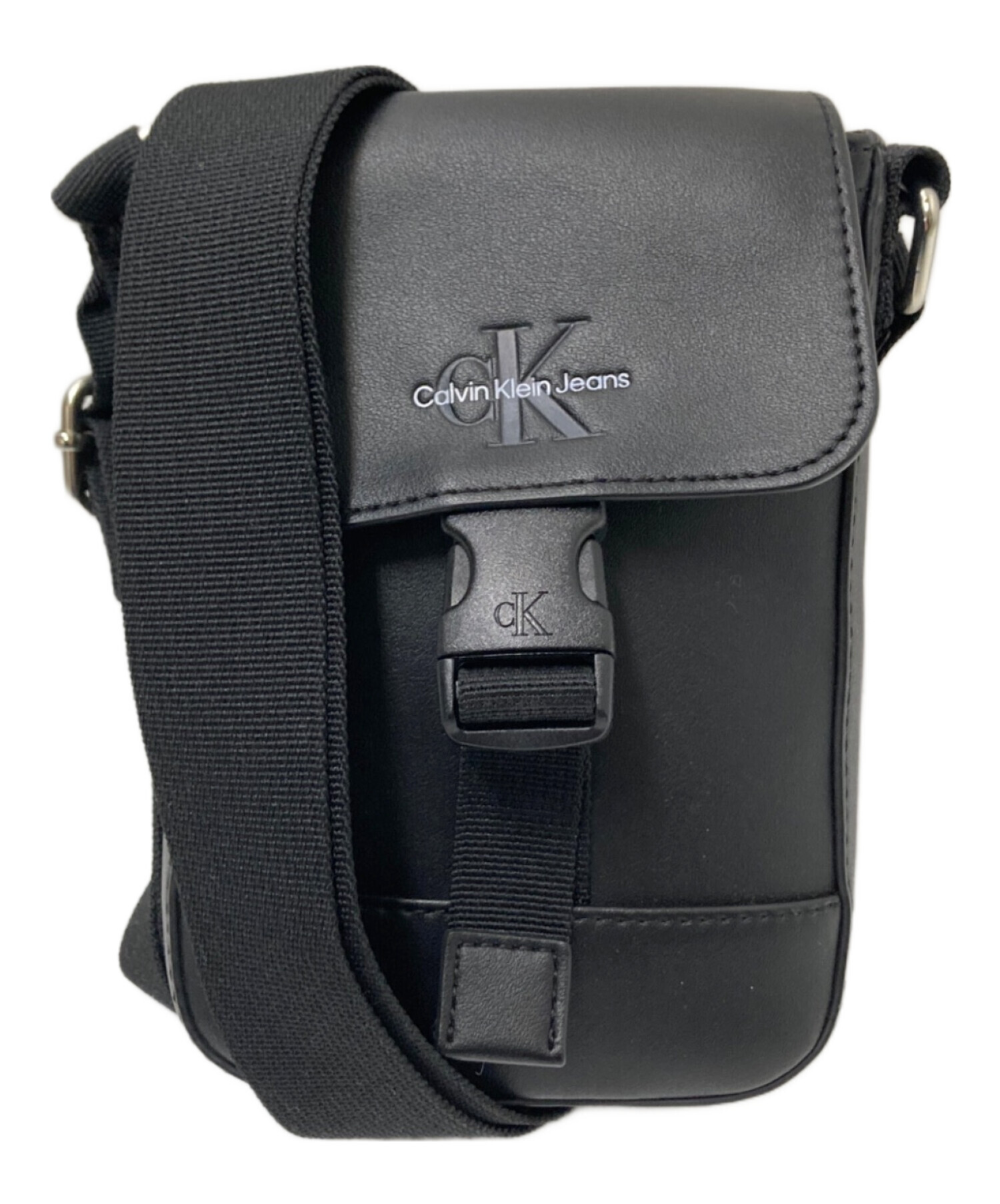 中古品　ショルダー　ブラック×シルバー金具　ポーチ付き　大きめサイズ 中古・古着通販】ck Calvin Klein (シーケーカルバンクライン