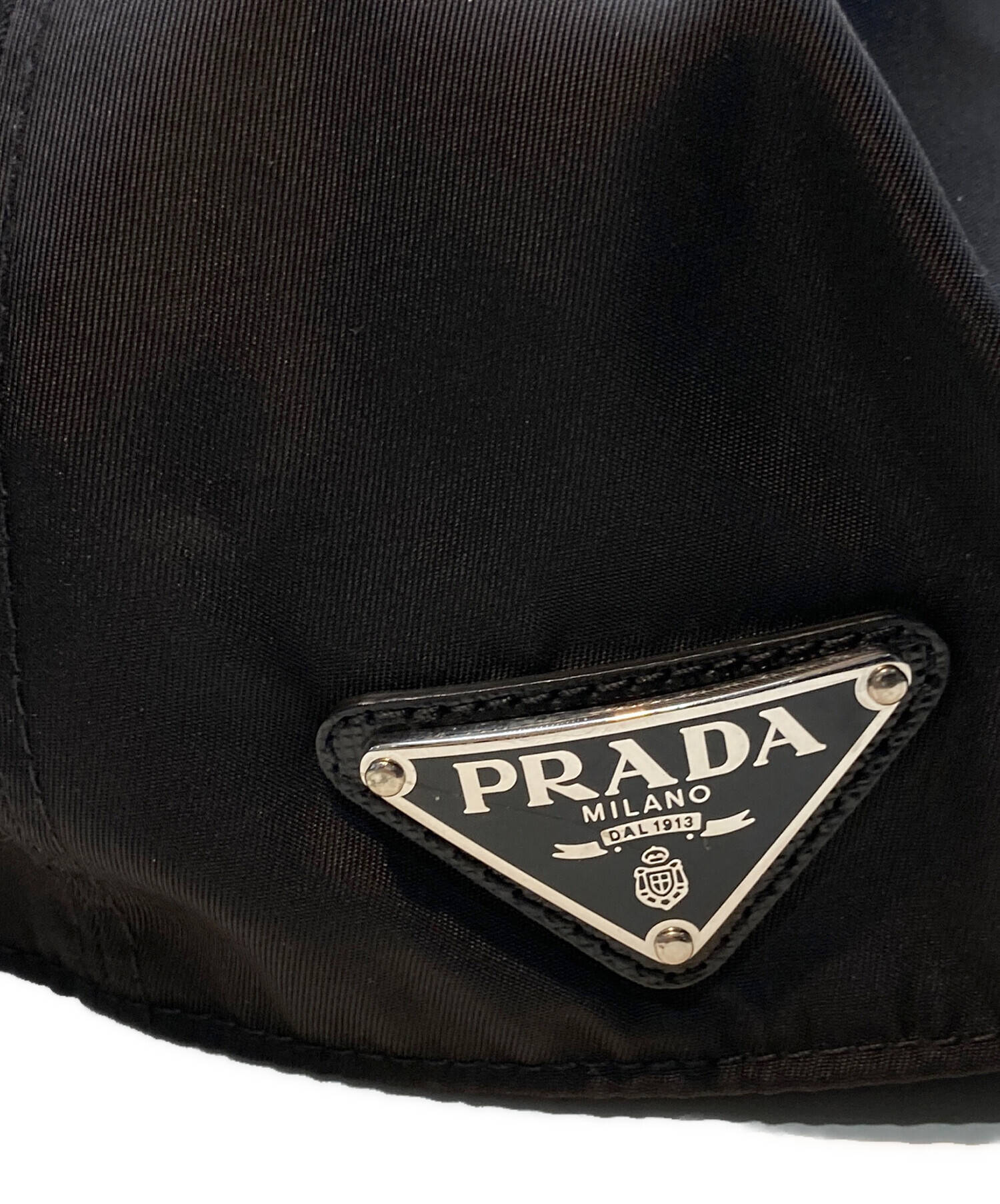 こ*と様 【値下げ交渉ok】PRADA ブラックキャップ 中古・古着通販】PRADA (プラダ) 三角ロゴプレートキャップ ブラック