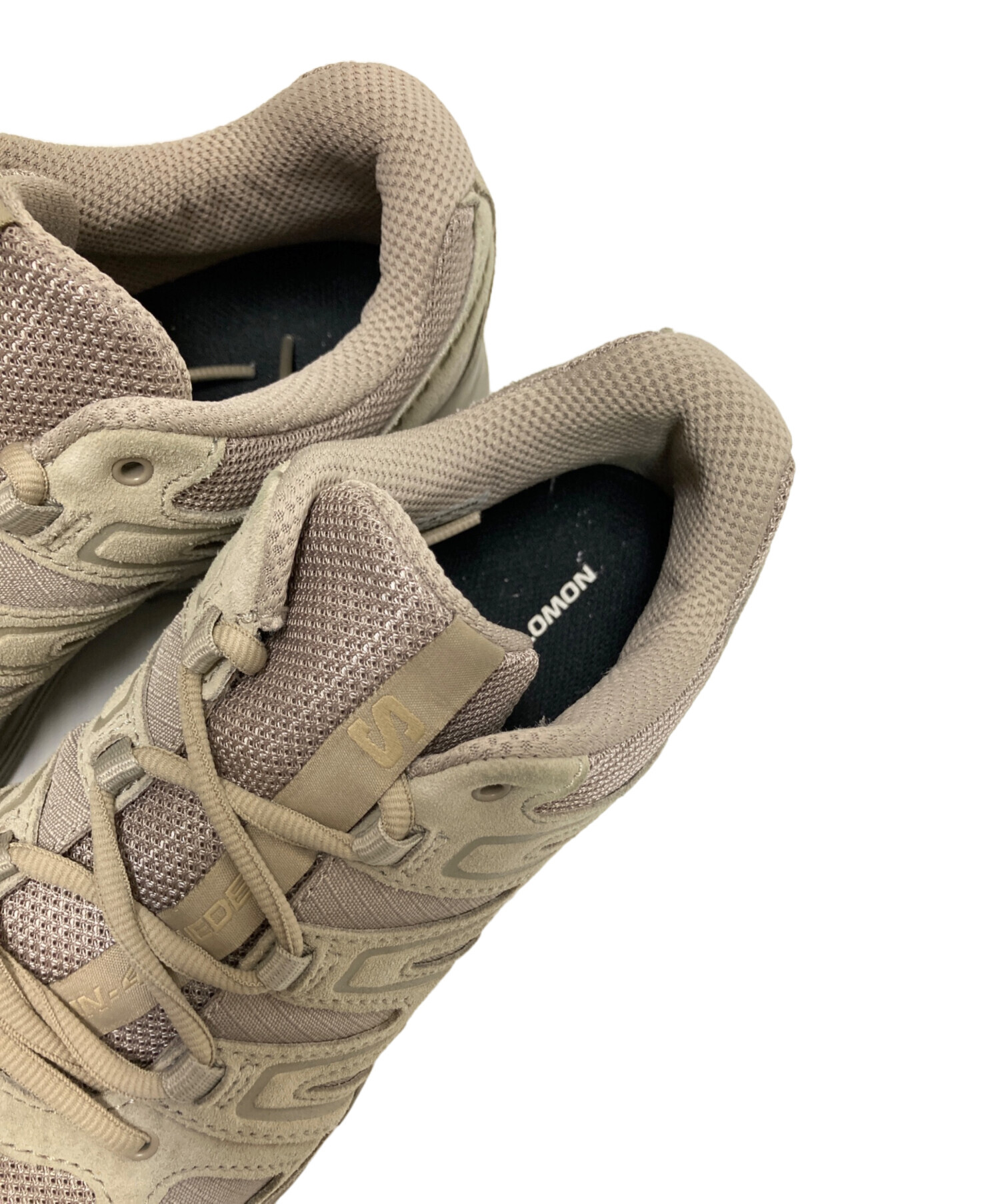 Salomon スニーカー 23.0 ベージュ 中古・古着通販】SALOMON (サロモン) ローカットスニーカー ベージュ