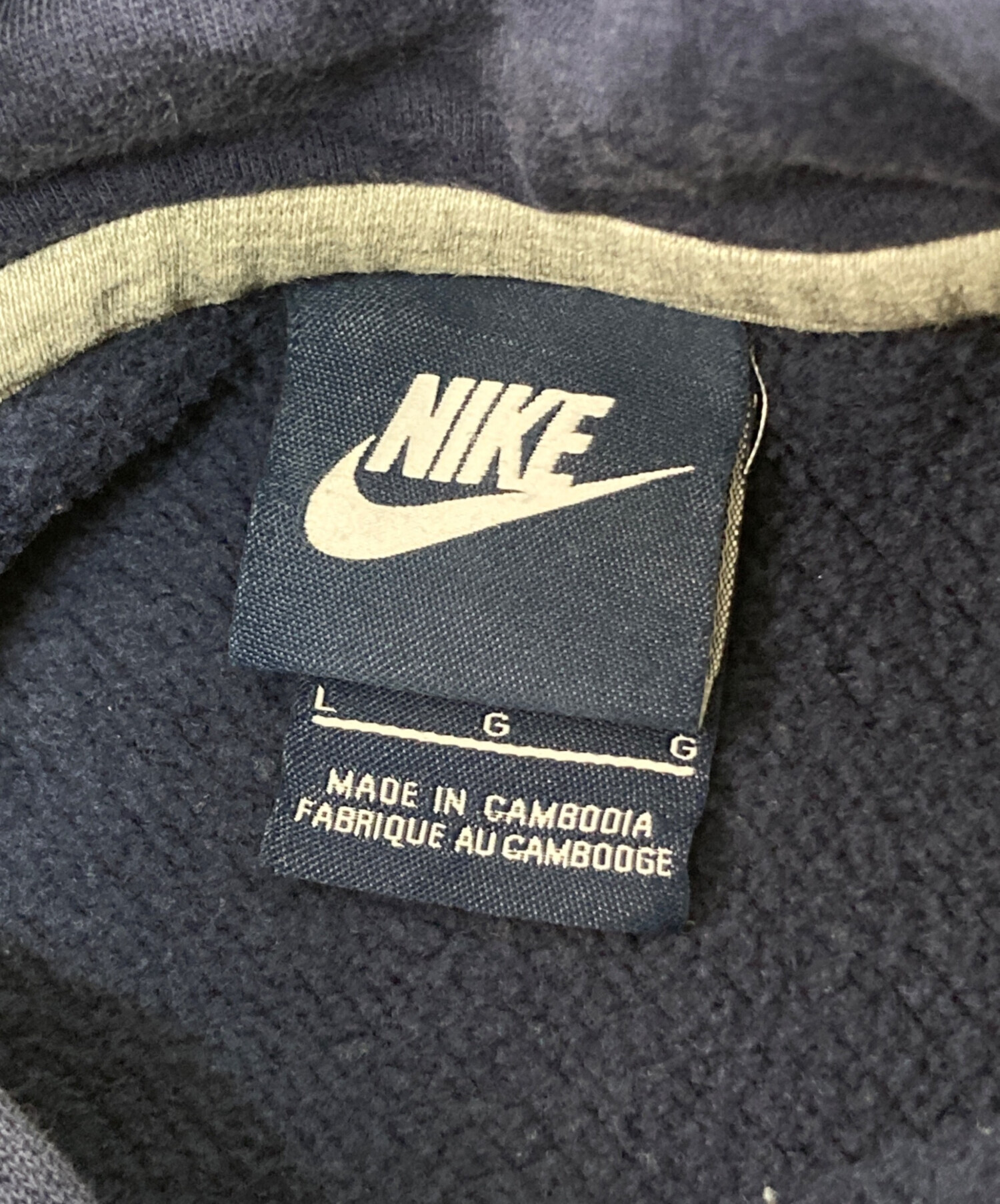 NIKE　刺繍ロゴ　フード付パーカー　L 中古・古着通販】NIKE (ナイキ) ロゴ刺繍パーカー ネイビー サイズ:L
