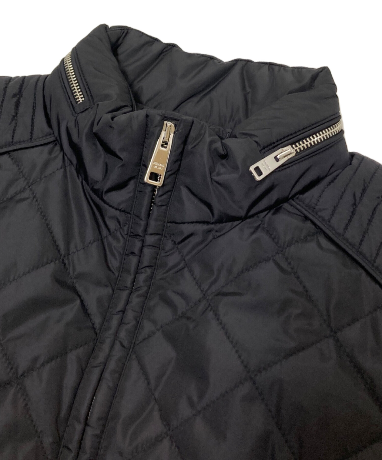 中古・古着通販】PRADA (プラダ) トライアングルプレートキルティング