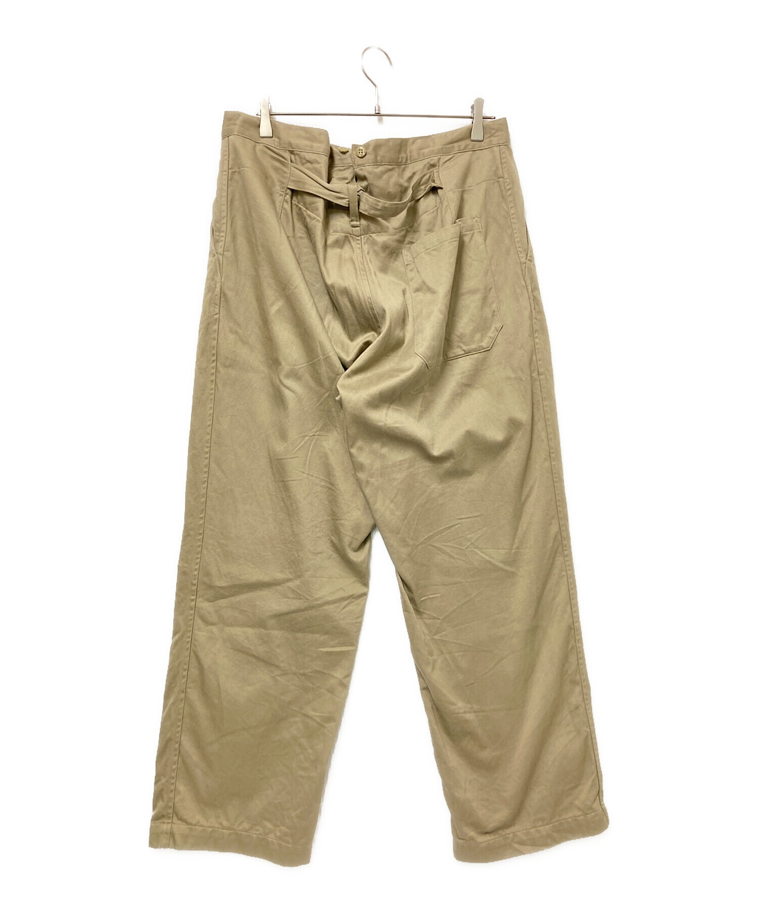COMOLI コモリ　ベージュパンツ　汚れあり　格安 中古・古着通販】COMOLI (コモリ) ポストワークツイルパンツ ベージュ