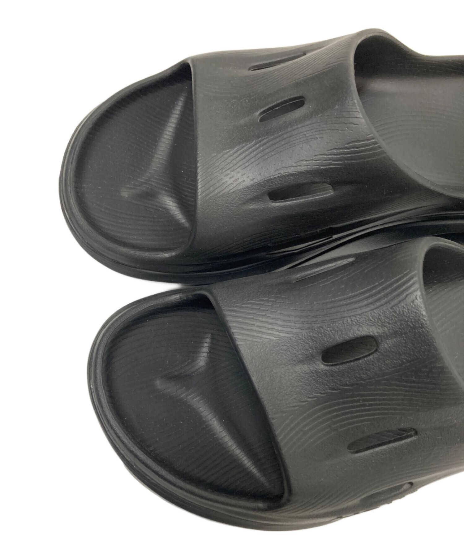 HOKA サンダル　新品未使用　タグ付き 中古・古着通販】HOKA (ホカ) シャワーサンダル ブラック サイズ:下記