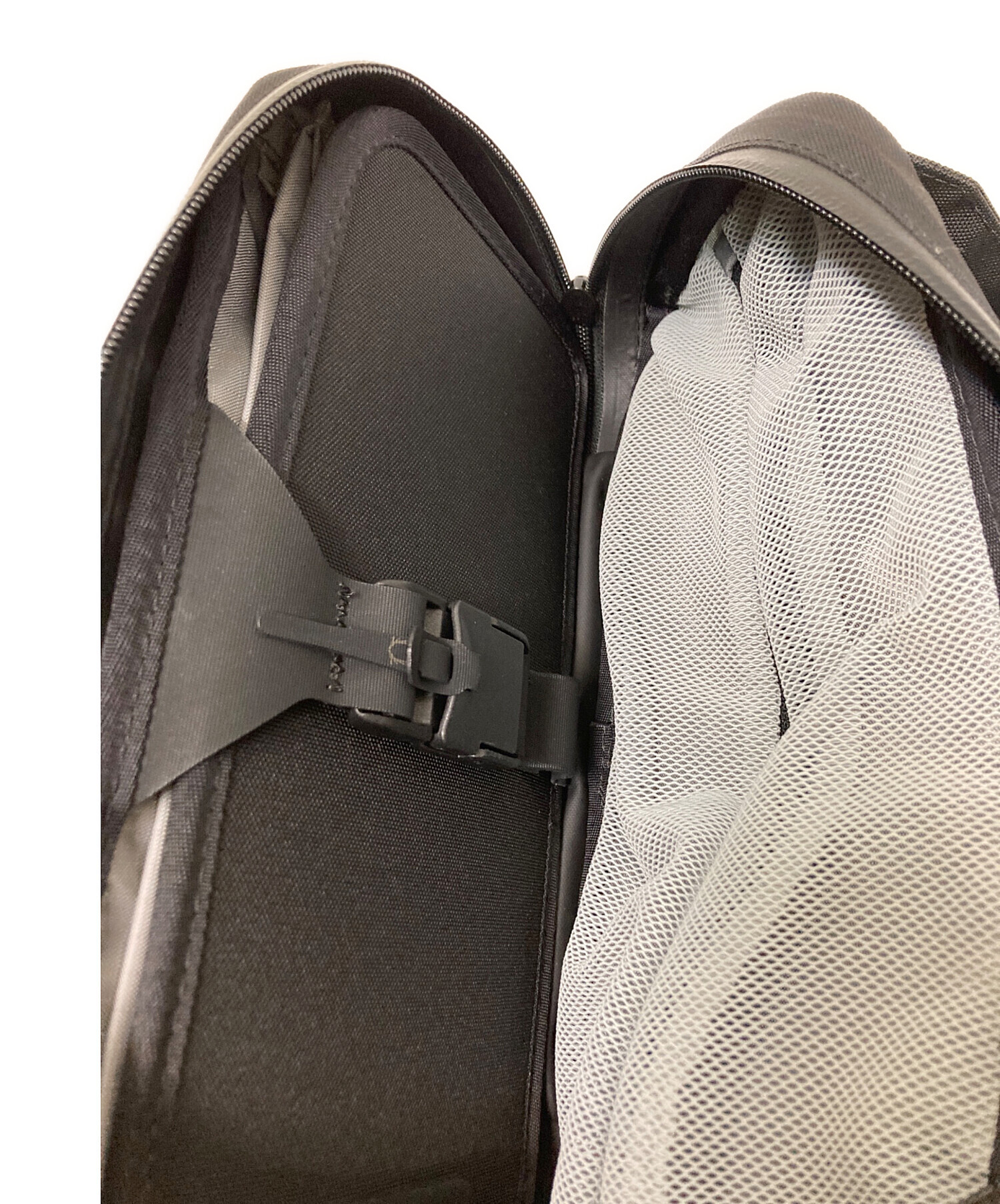 中古・古着通販】BLACK EMBER (ブラックエンバー) TKS TECH KIT SLING 